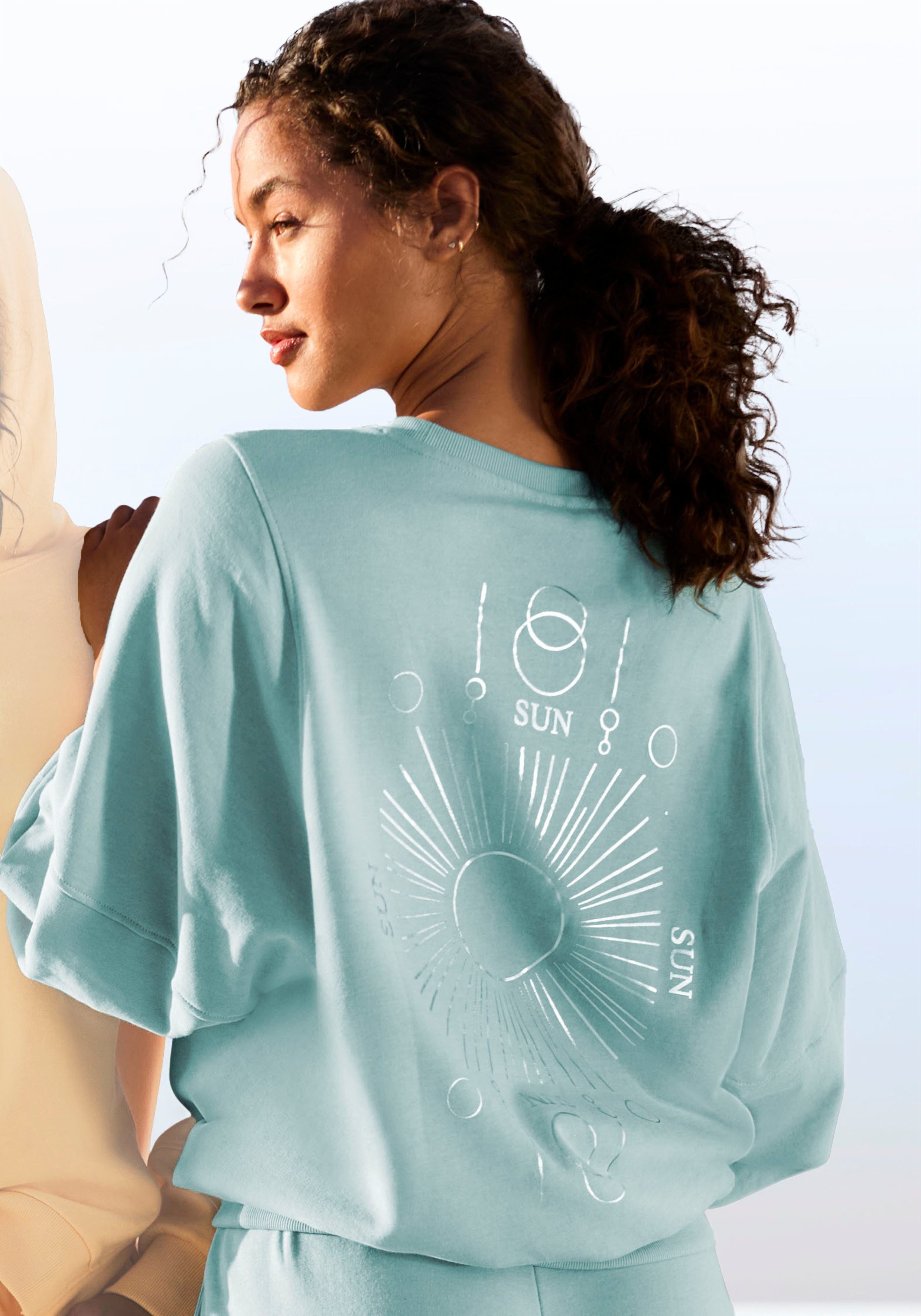 Buffalo Sweatshirt Loungeshirt mit großem Rückenprint- mit Glanz-Effekt, Loungewear