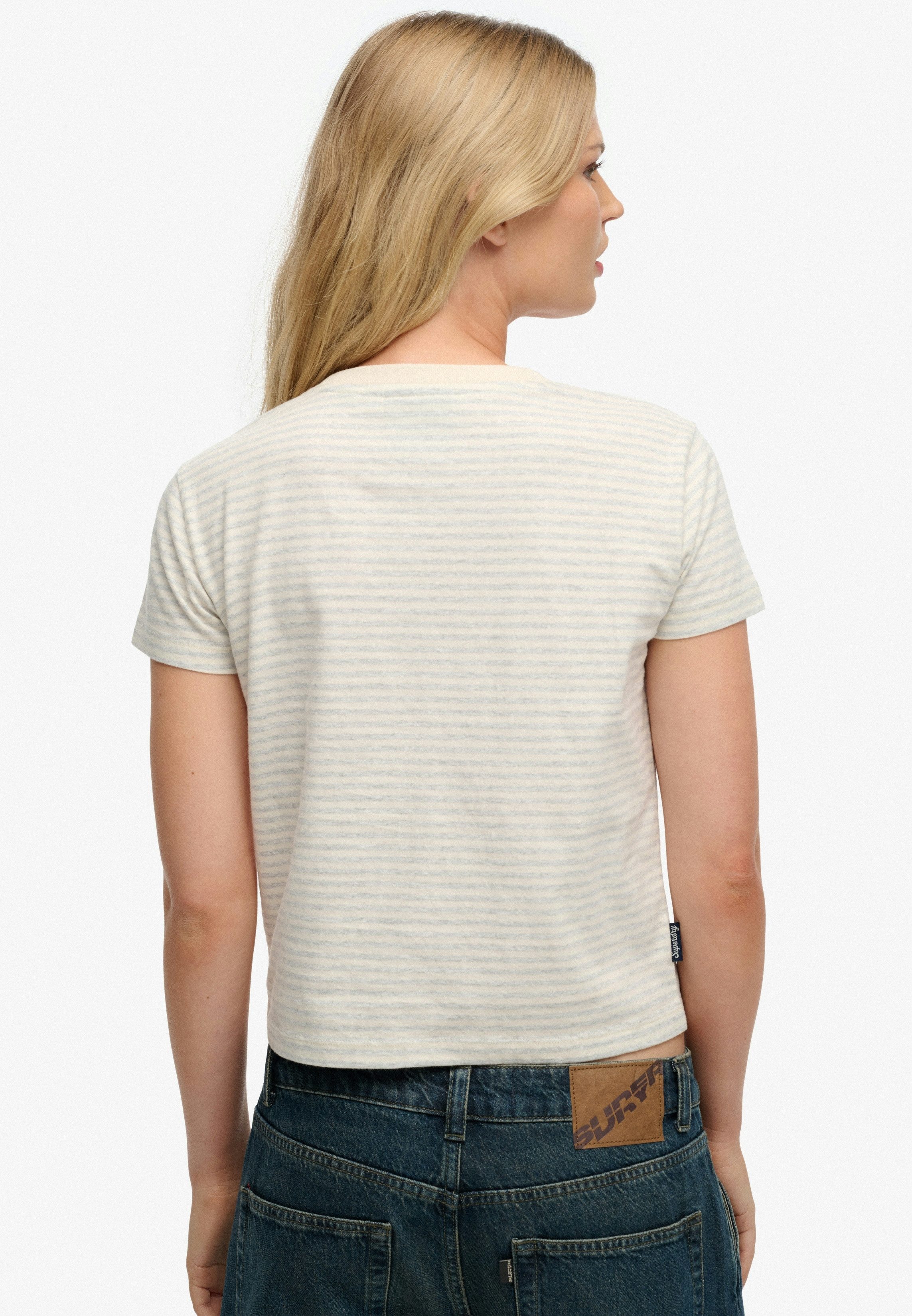 Superdry T-Shirt ESSENTIAL LOGO STR FITTED TEE angenehmes Tragegefühl durch besonders weiche Haptik