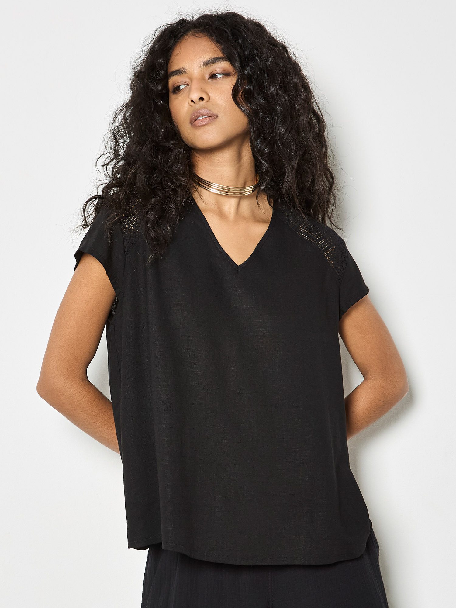Apricot T-Shirt mit Häkel-Einsatz Spitze