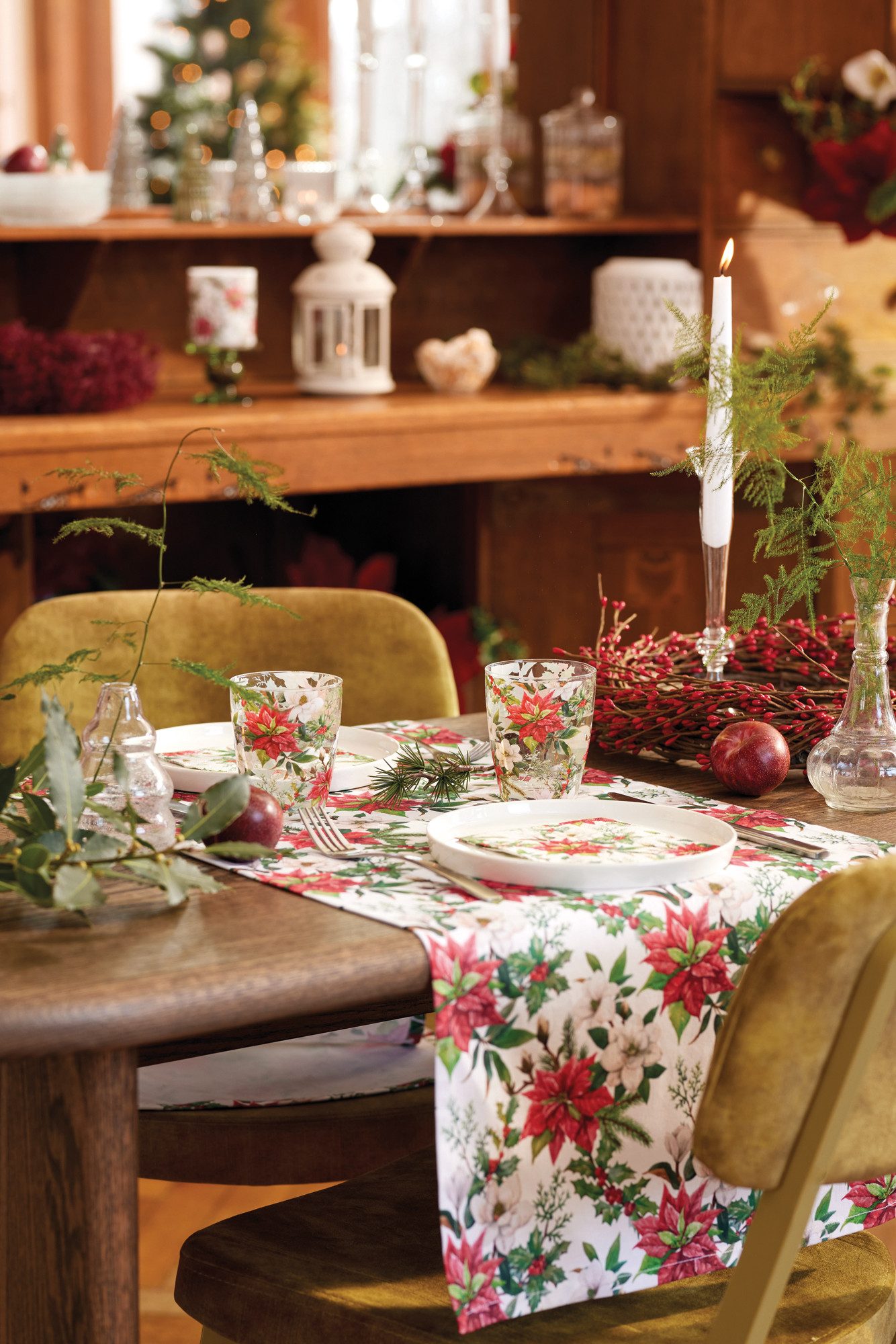 Ambiente® Tischläufer Christmas florals (1-tlg, 1-teilig), Tischläufer Tischdecke ca.40x150cm Baumwolle