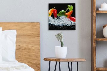 OneMillionCanvasses® Leinwandbild Paprika - Schwarz - Gemüse - Wasser - Blatt, (1 St), Leinwand Bilder für Wohnzimmer Schlafzimmer