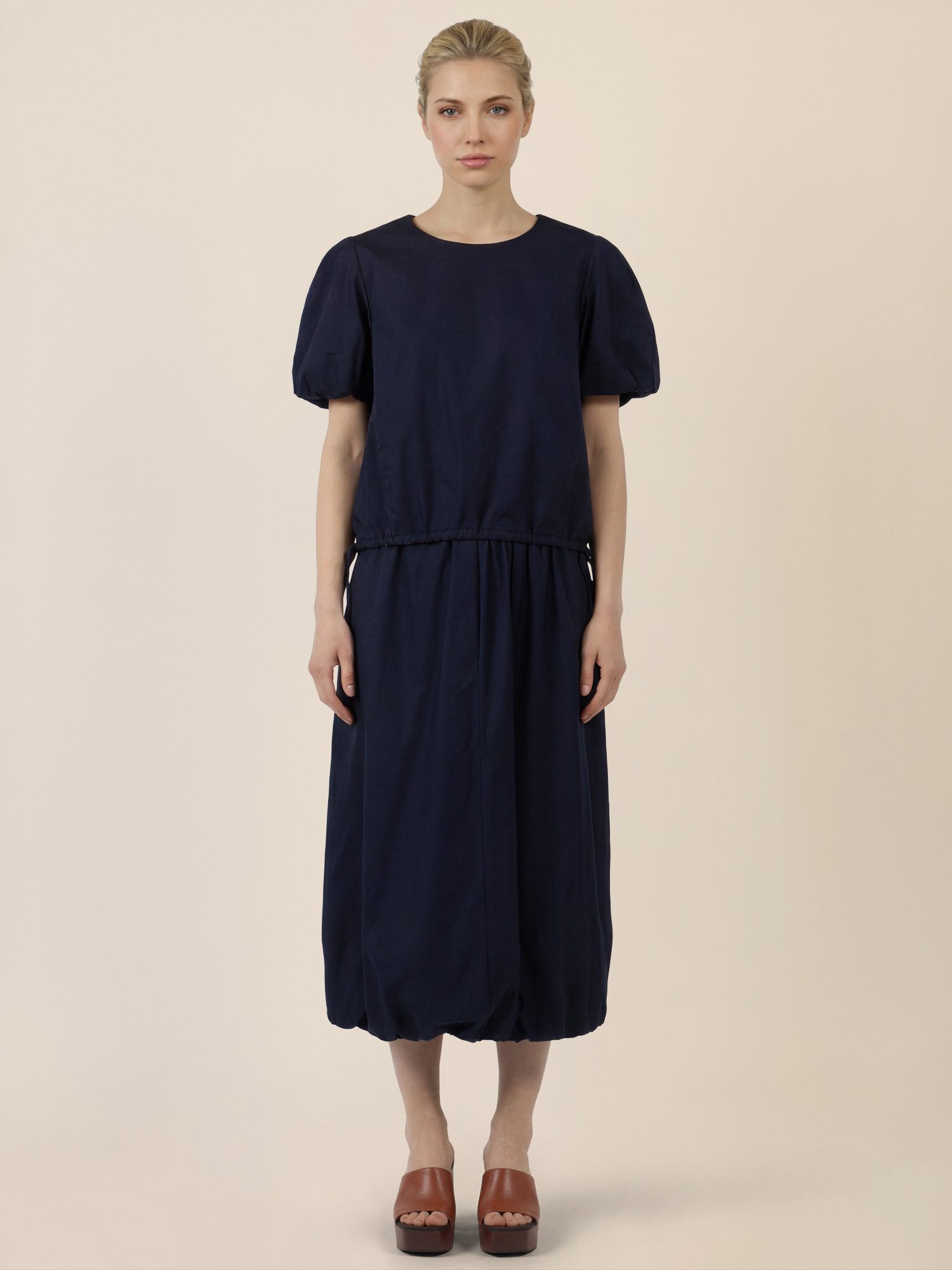 Apart Kurzarmbluse mit Bindebändern und Flügelärmeln