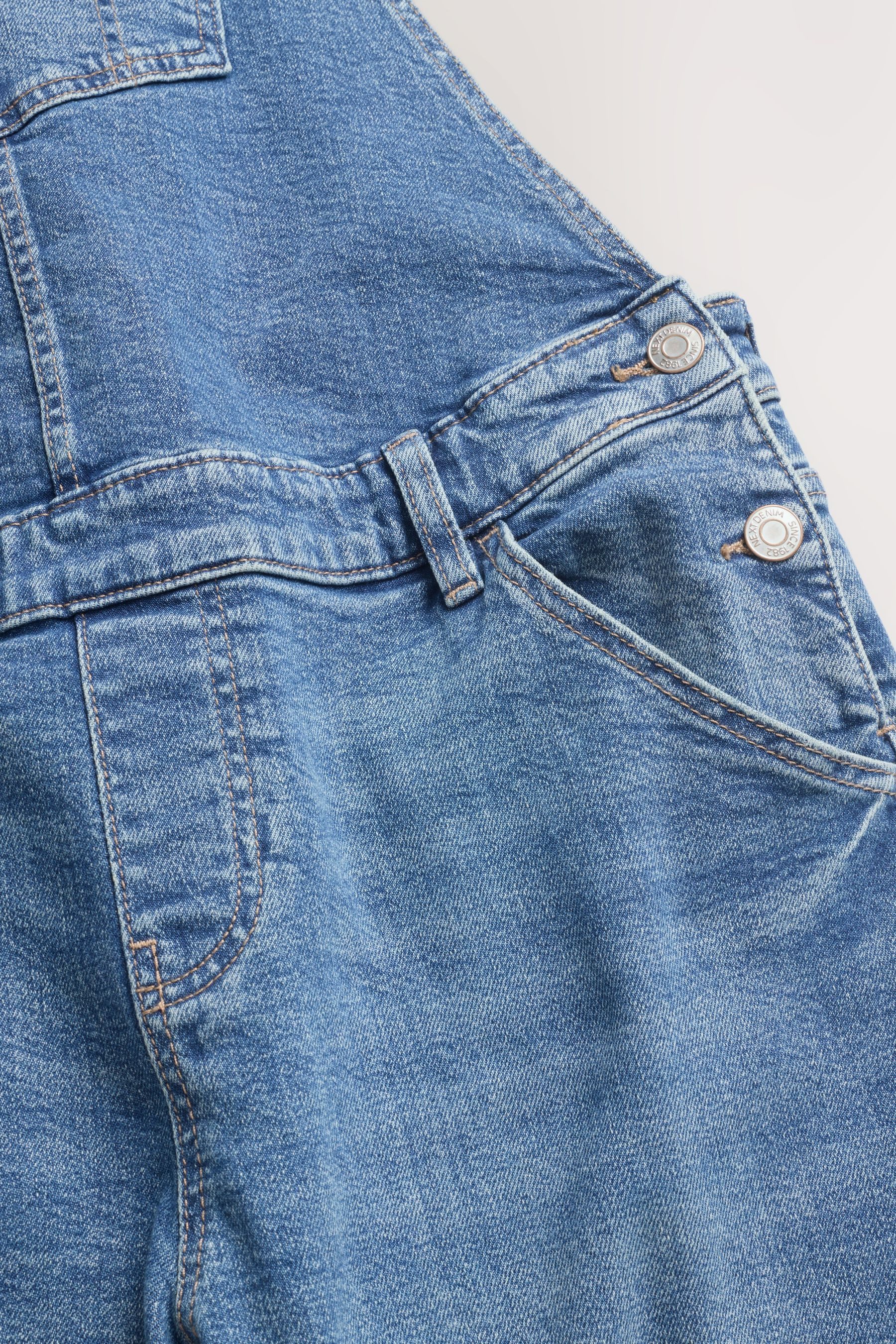 Next Umstandshose Denim-Latzhose mit Barrel-Bein, Umstandsmode (1-tlg) – Bild 2 von 5