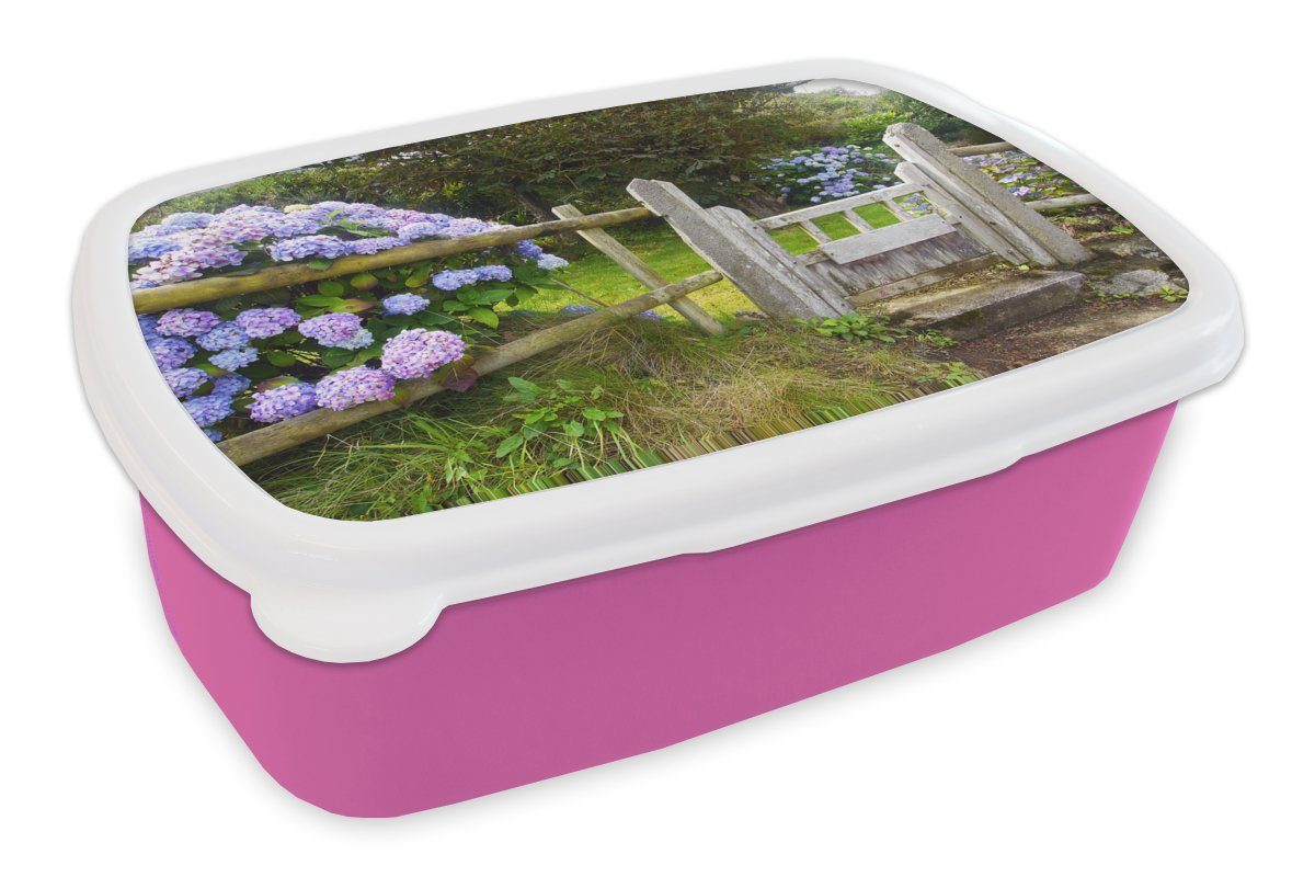 MuchoWow Lunchbox Cottage-Garten mit Hortensien, Kunststoff, (2-tlg), Brotbox für Erwachsene, Brotdose Kinder, Snackbox, Mädchen, Kunststoff rosa