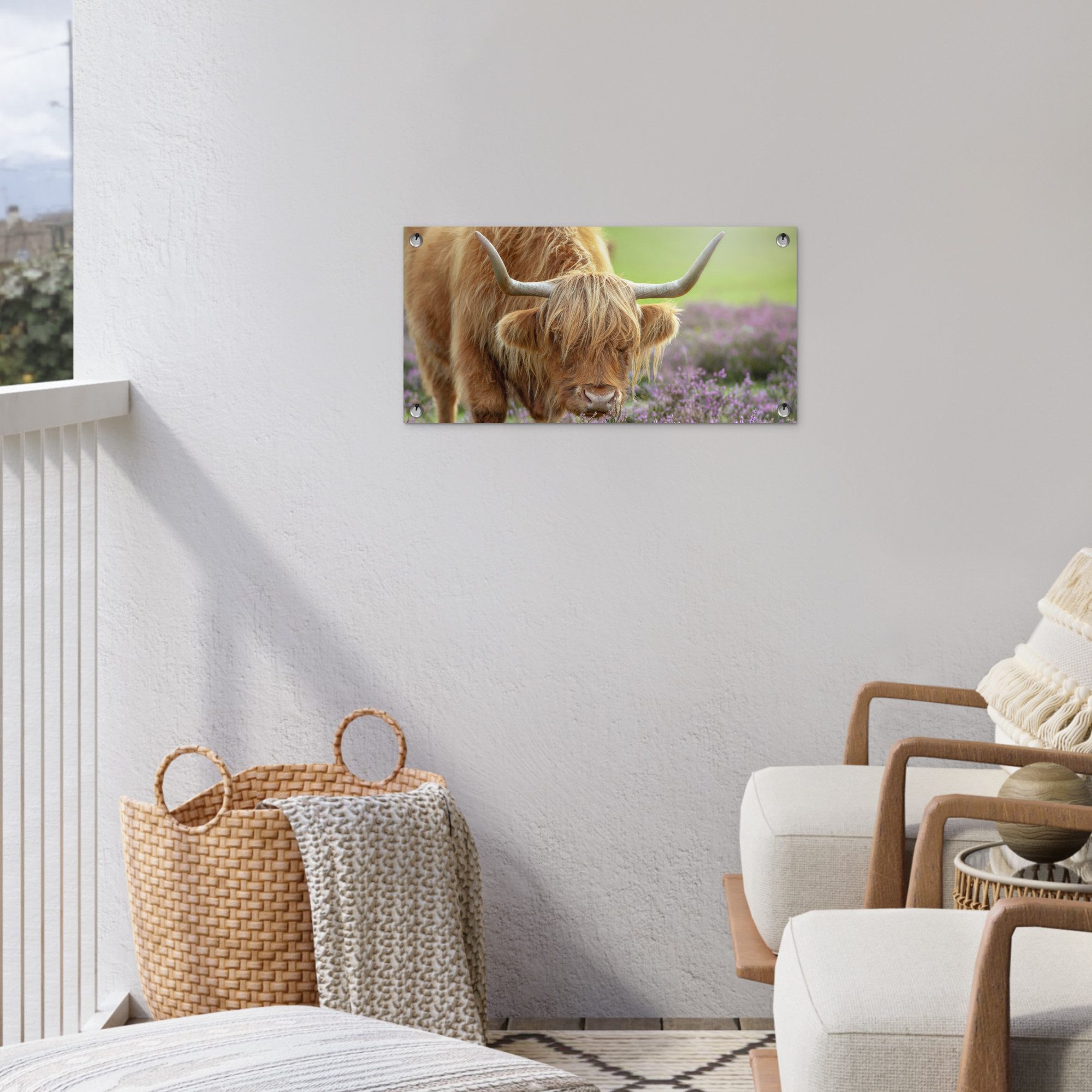 OnlyWow Poster für Garten Schottischer Highlander - Lila - Blumen, Gartenposter, Outdoor Bilder, Wetterfest, Garten Deko, 60x30 cm