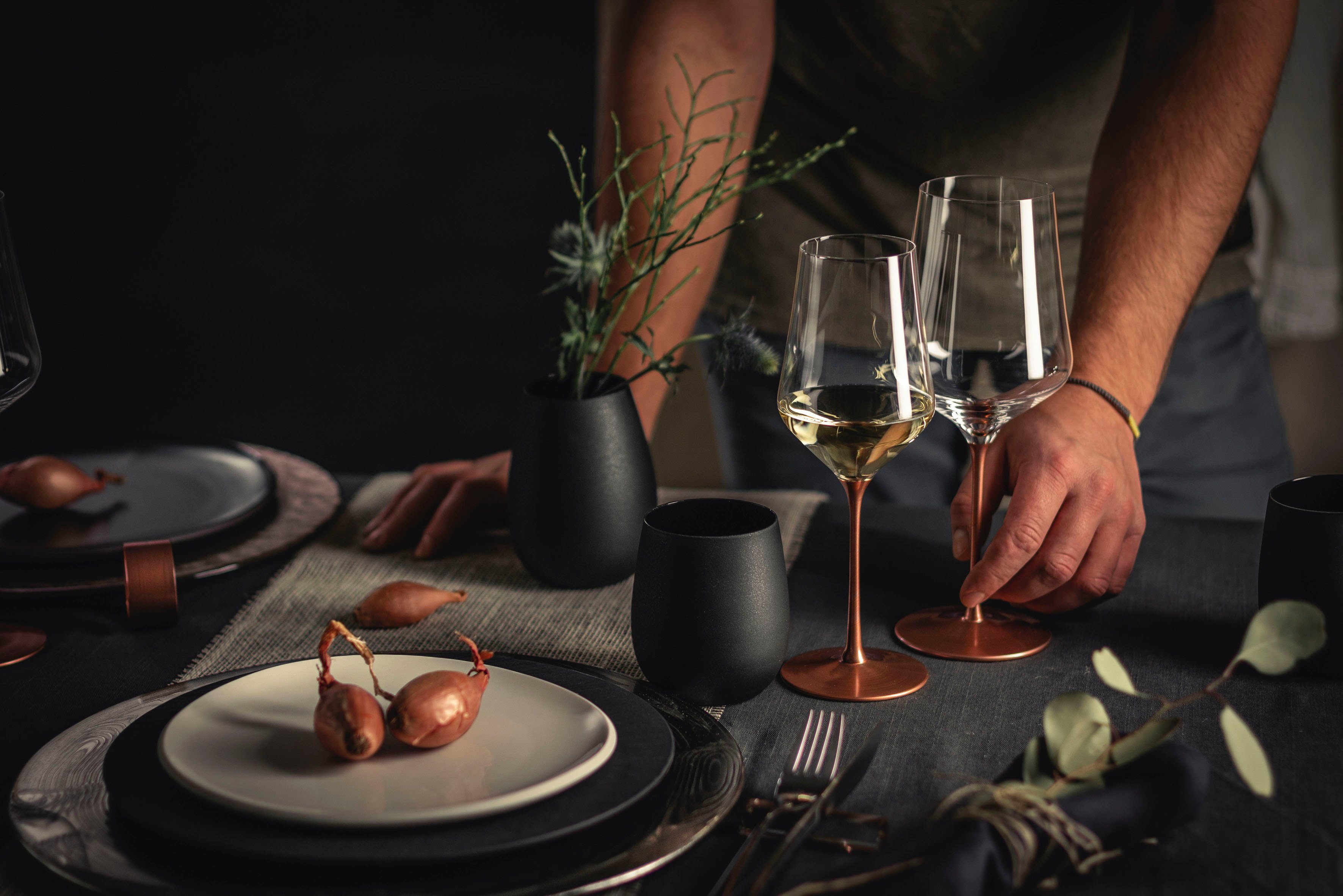 Eisch Germany Rotweinglas KAYA, Made in Germany, 490 ml, 2-tlg., Kristallglas, in Handarbeit mit fein schimmernden Kupfer-Glasur veredelt, 2tlg.