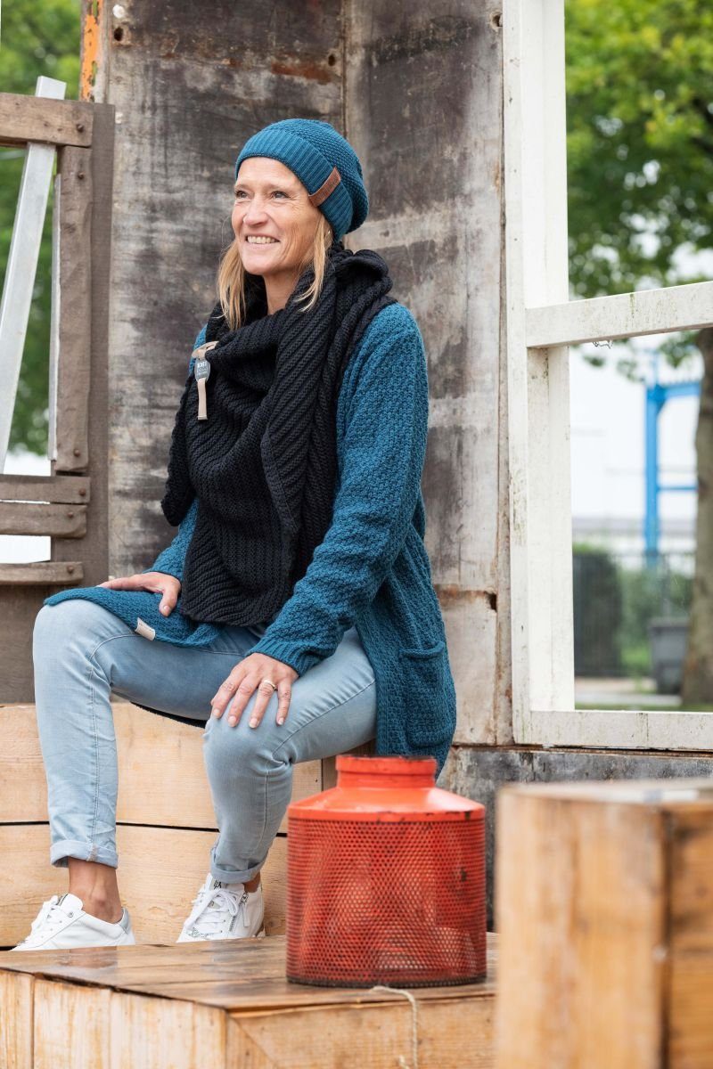 Knit Factory Strickmütze Coco Mützen One Size Glatt Lila (1-St) Mütze Strickmütze Kopfbedeckung Hut Wollmütze