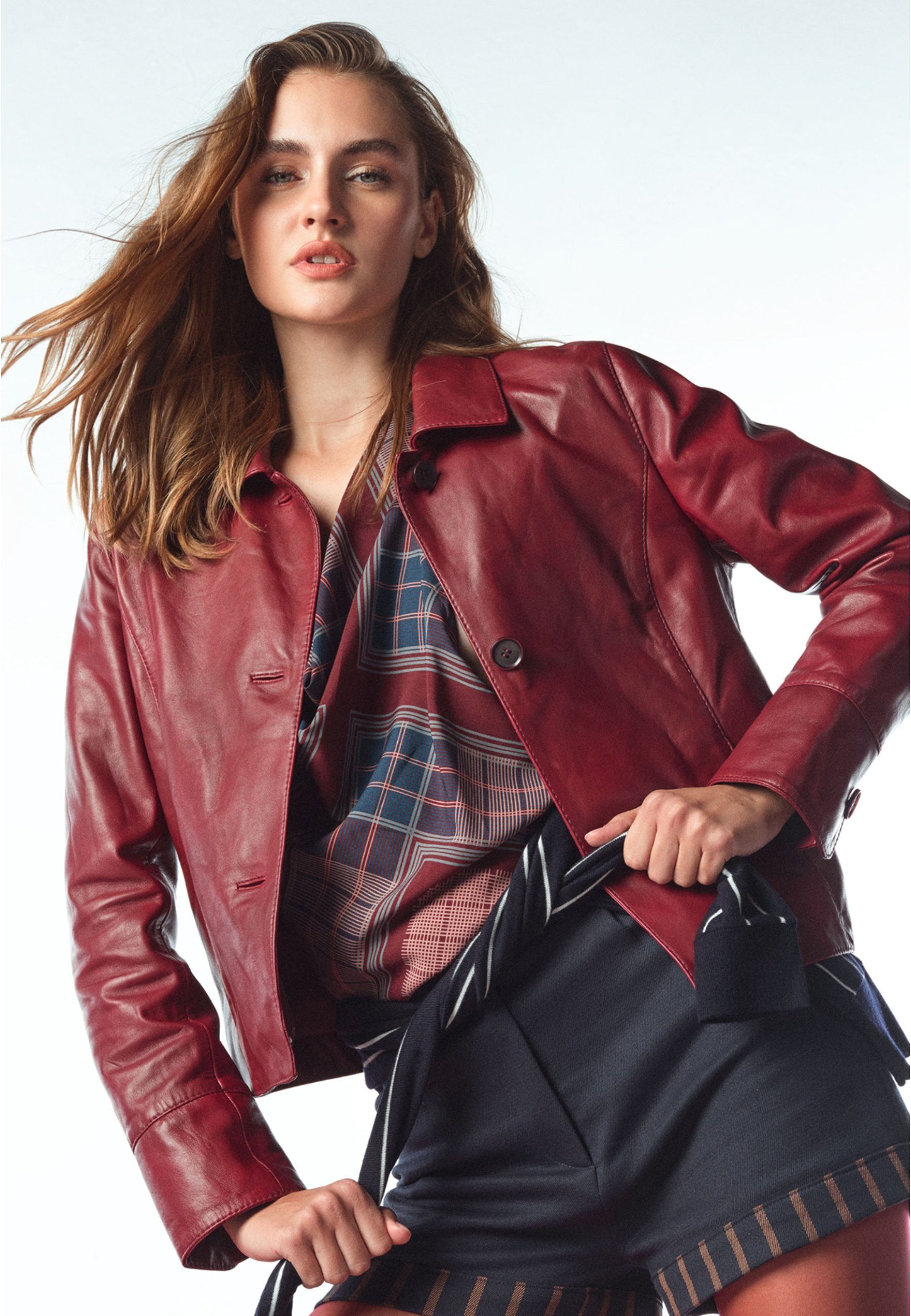 Derimod Lederjacke Beatrix Kurze Lederjacke Regular Fit, Knopfverschluss, Hemdkragen, Kurz, Textilfutter