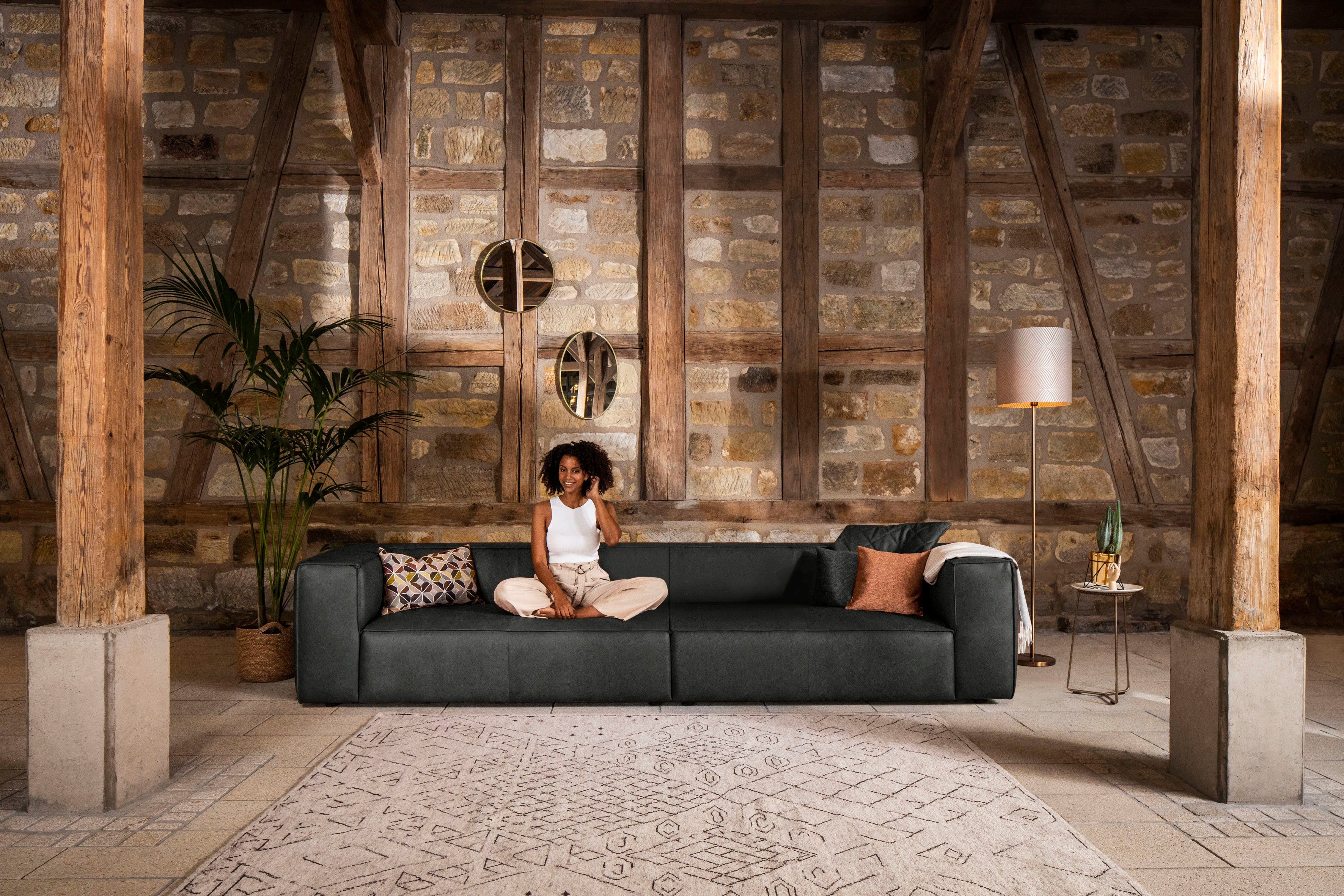 W.SCHILLIG 4-Sitzer around-the-block Mega Sofa, viel Platz, Breite 300cm, bequem, mit eleganter Biese, mit Federkern