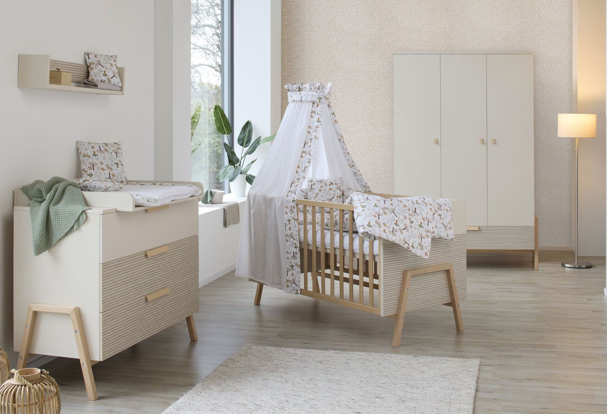 Schardt Babyzimmer-Komplettset 3-tlg Kinderzimmer Happy mit Schrank 3 Türen