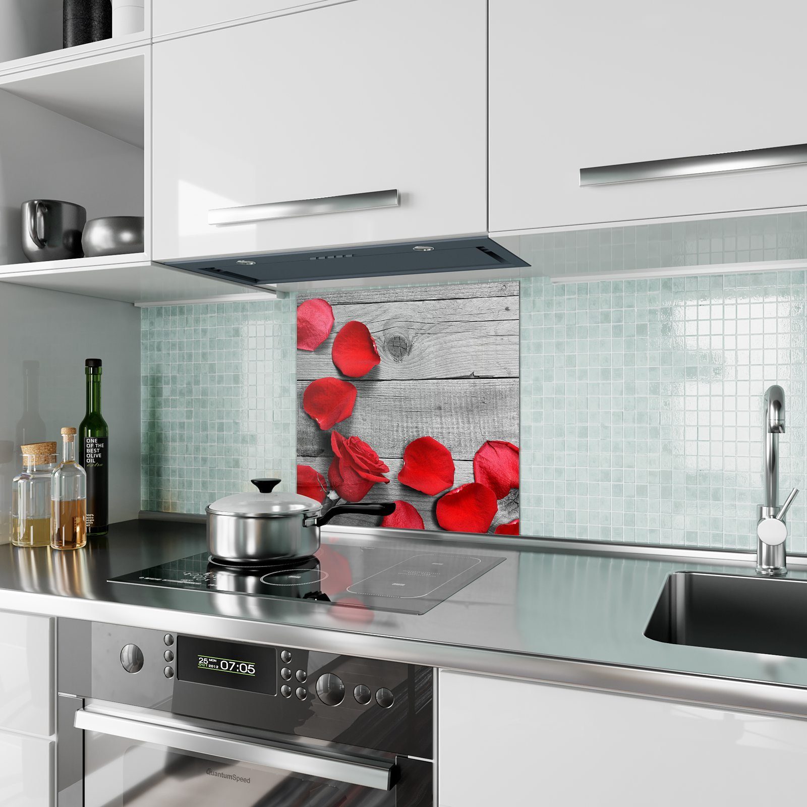 mit Glas Primedeco Motiv auf Spritzschutz Rosenblätter Küchenrückwand Küchenrückwand Holztisch