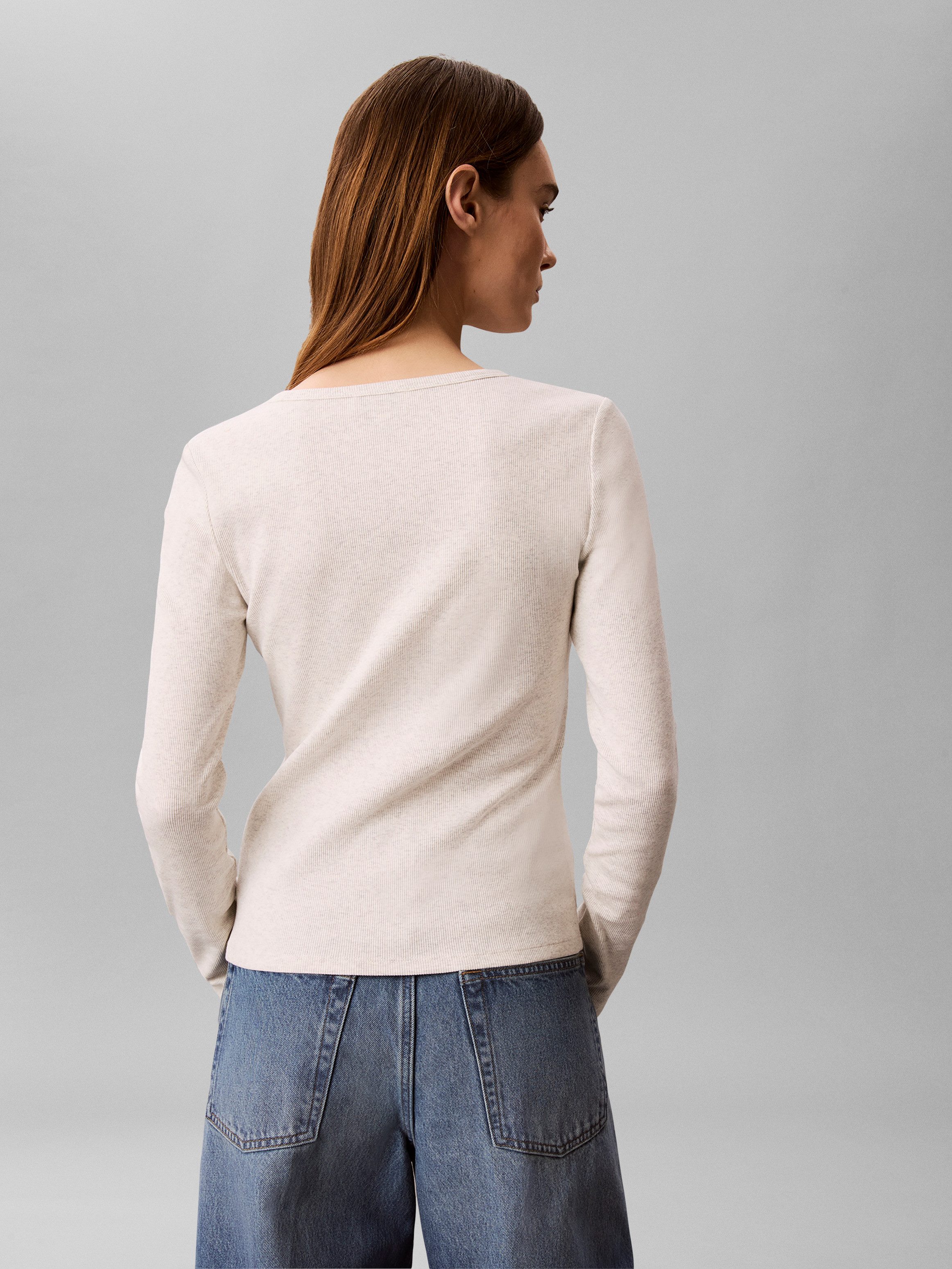 Calvin Klein Jeans Langarmshirt LS WOVEN LABEL 2X2 RIB SCOOP NEC Mit Rundhalsausschnitt, regular fit