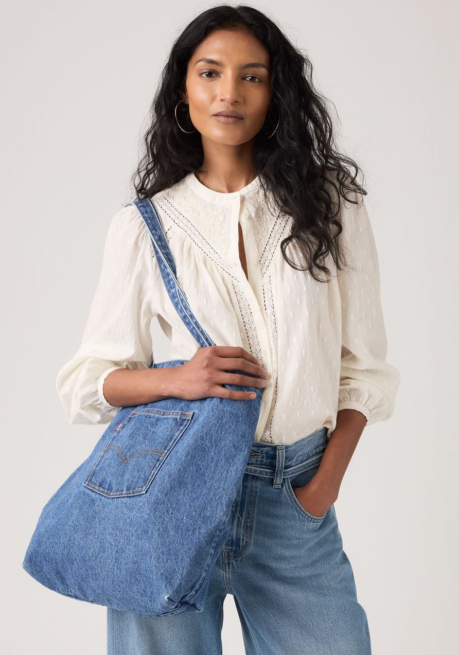 Levi's® Beuteltasche LEVI®S TOTE, aus Denim, mit Außentasche