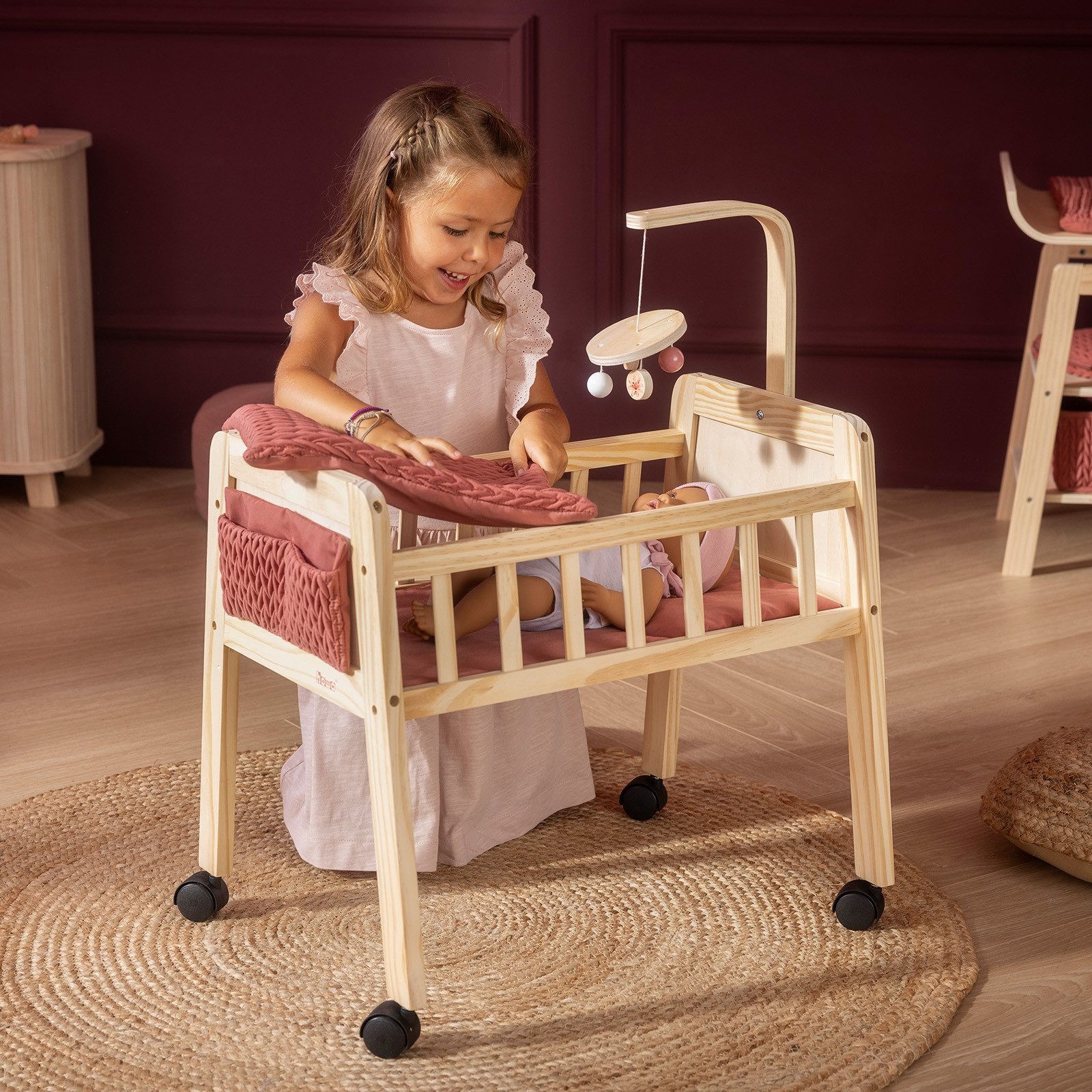 howa Puppenbett grace, Holz mit Rollen, Mobile, Matratze, Decke, Tasche, für Puppen bis 50cm