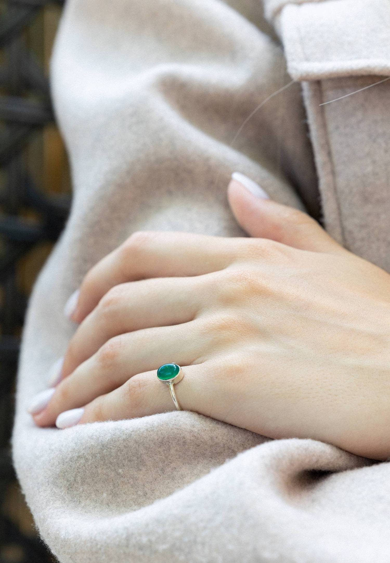mantraroma Silberring SAMA oval aus 925 Silber mit grünen Onyx (Ring mit Schmuckbeutel), Damenring aus 925er Silber