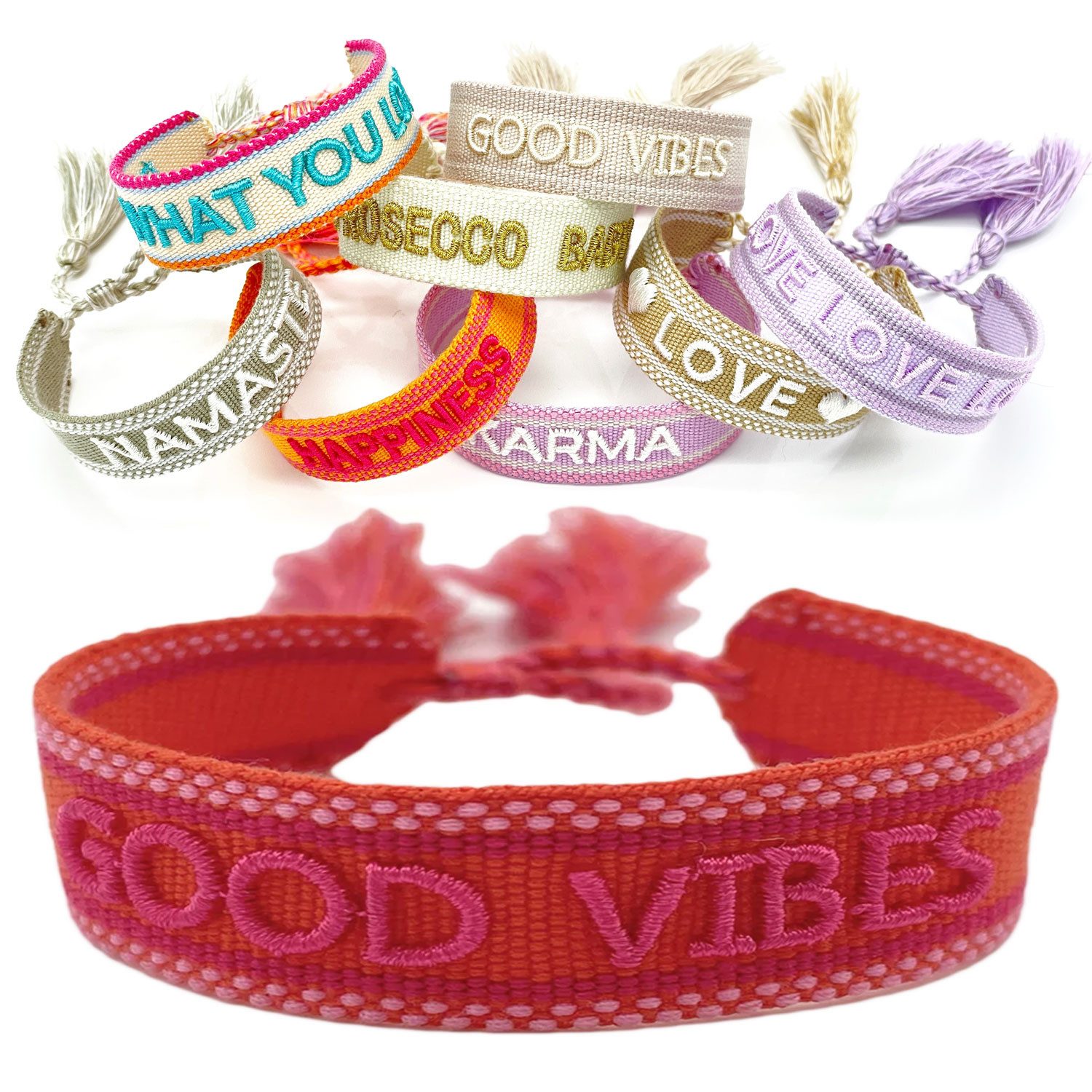 LS-LebenStil Armband Canvas Statement Armband Good Vibes Rot Pink Quasten bestickt (Baumwollarmband Webarmband Armbandliebe Freundschaftsarmband Freundschaftsband Partnerarmband, 1-tlg., textil geflochten gewebt - hochwertiger gestickter Spruch), perfekt als Serviettenring – personalisiert auch für Hochzeiten usw