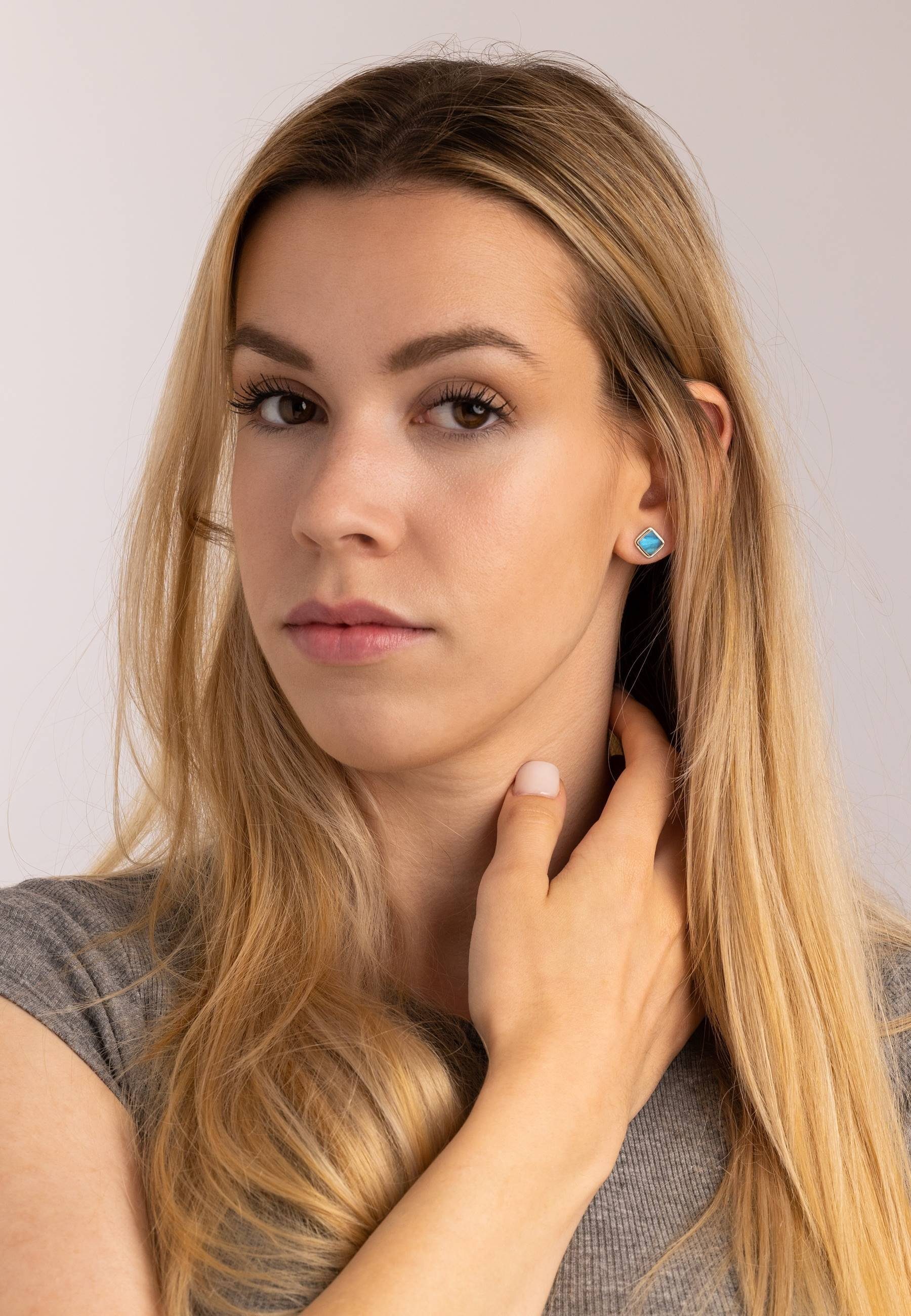 mantraroma Paar Ohrstecker SARALA eckig klein aus 925 Silber mit Labradorit (Paar, Paar Ohrringe mit Schmuckbeutel), 925 Sterling Silber Ohrringe für Damen – Bild 4 von 4