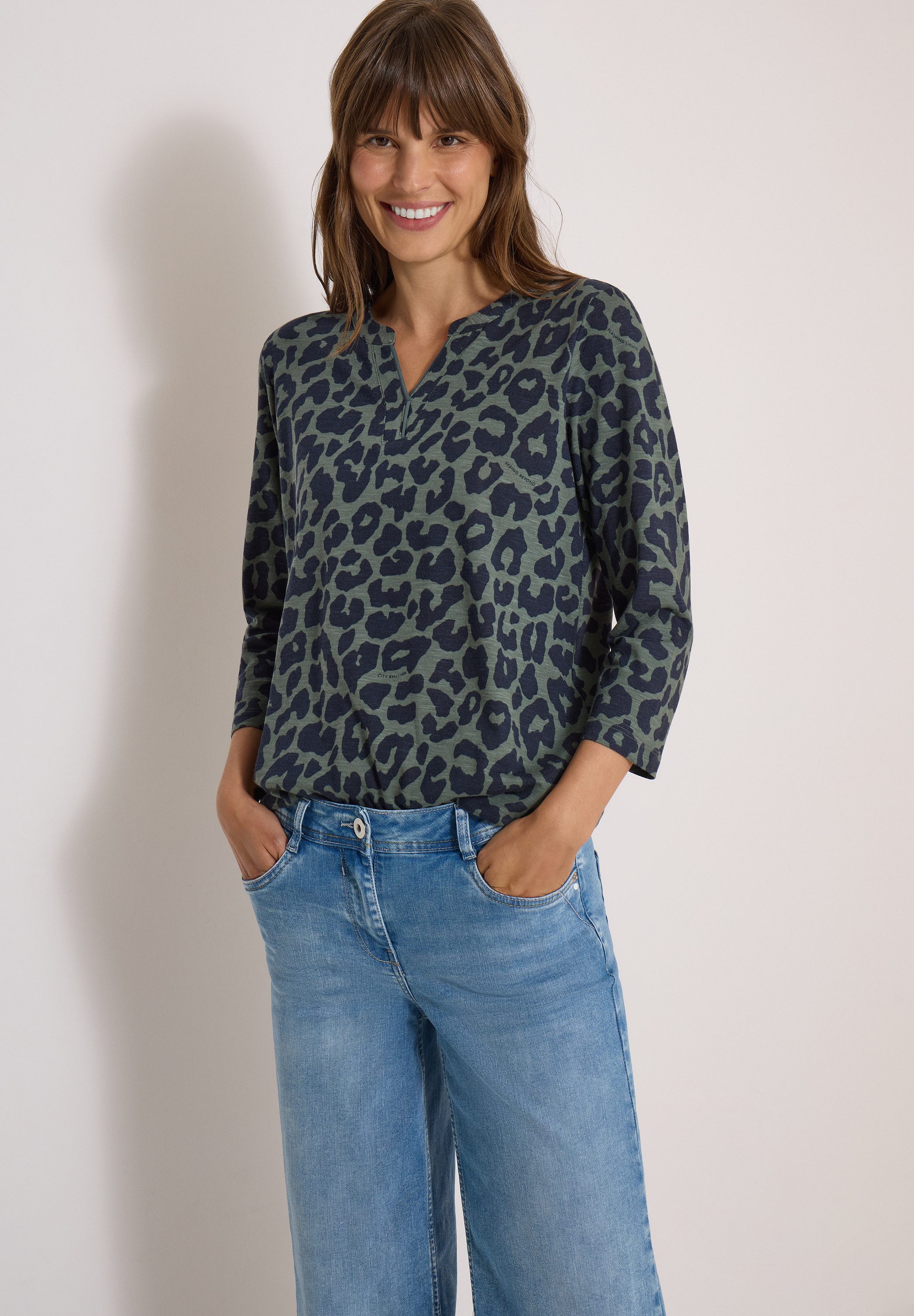 CECIL Print-Shirt Versetzter V-Ausschnitt mit Passe