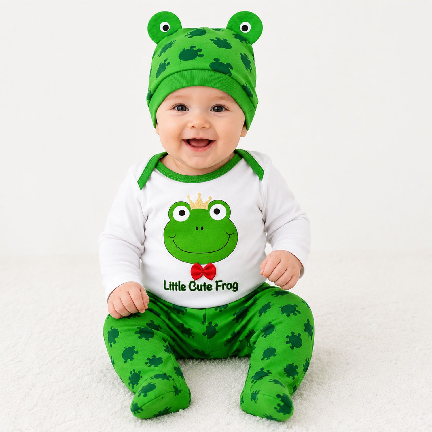 Jungengel Neugeborenen-Geschenkset Erstausstattung Baby Set 3-tlg Body Hose Mütze Frosch Baumwolle (Set, 3-tlg., 1 Langarm-Body, 1 Babymütze, 1 Hose mit Fuß) 3-teiliges Babyset aus 100 % Baumwolle mit Froschmotiv