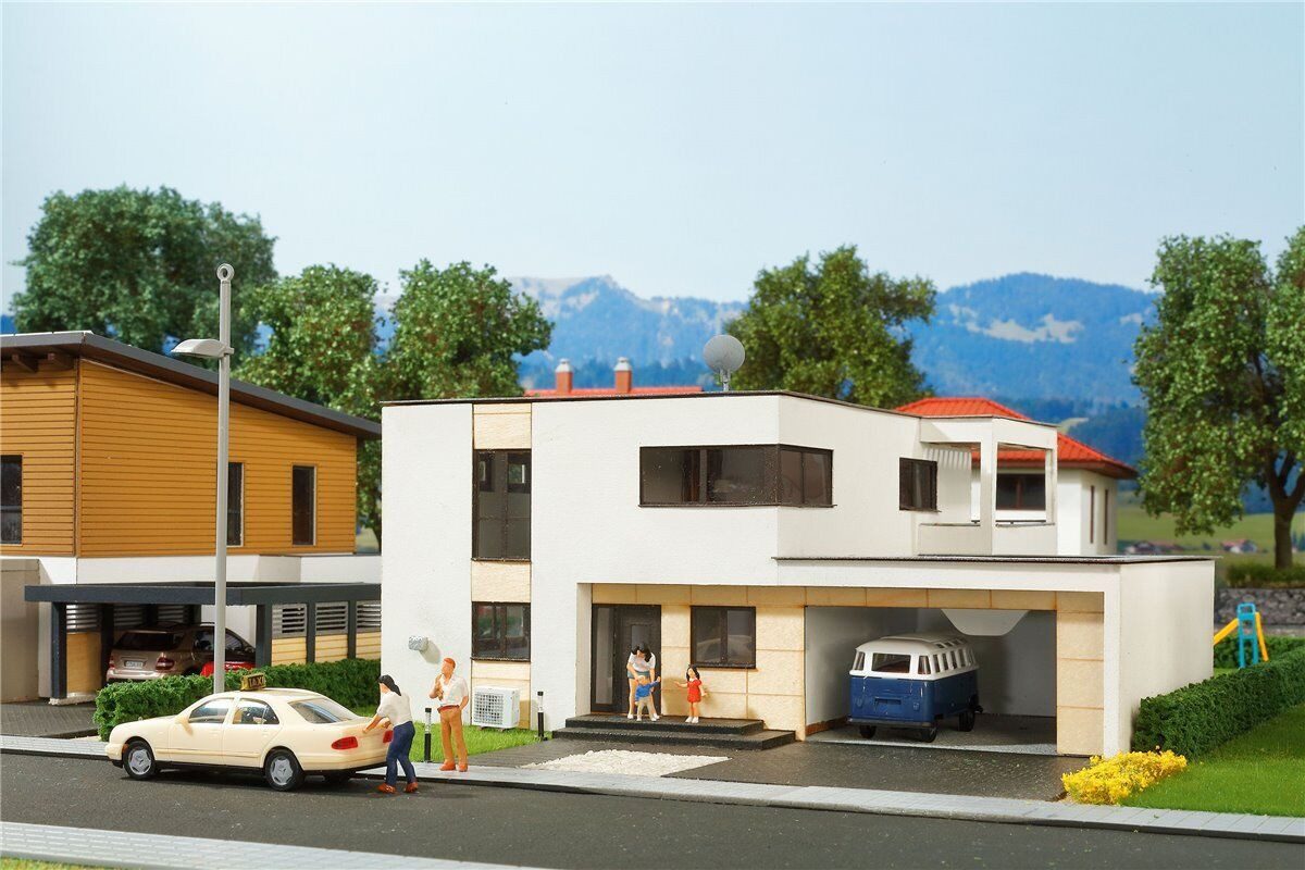 Kibri Modelleisenbahn-Gebäude Kibri 38338 H0 Kubushaus Anna mit Balkon - Polyplate Bausatz, Spur H0