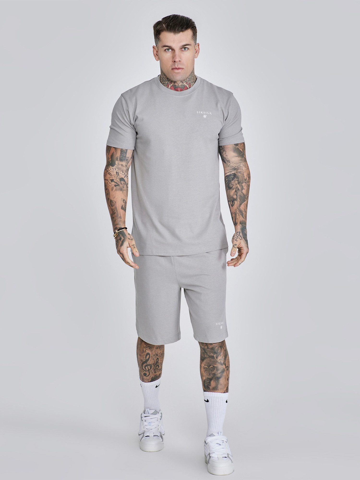 Siksilk T-Shirt & Shorts SikSilk Herren Graues T-Shirt und Shorts Set