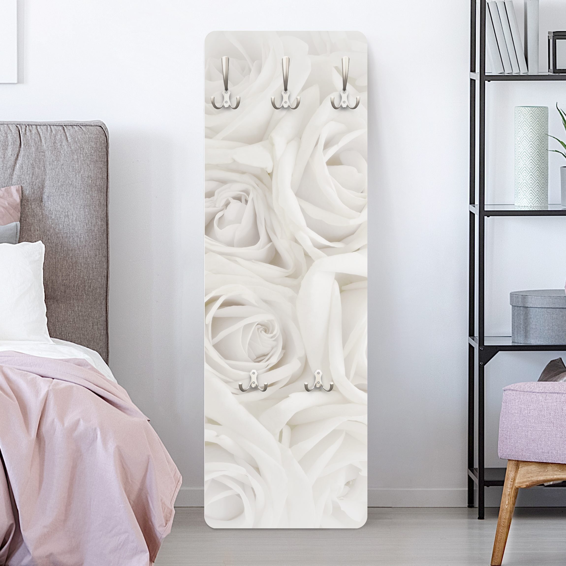 Bilderdepot24 Garderobenpaneel weiss Blumen Floral Liebe Weiße Rosen Design (ausgefallenes Flur Wandpaneel mit Garderobenhaken Kleiderhaken hängend), moderne Wandgarderobe - Flurgarderobe im schmalen Hakenpaneel Design