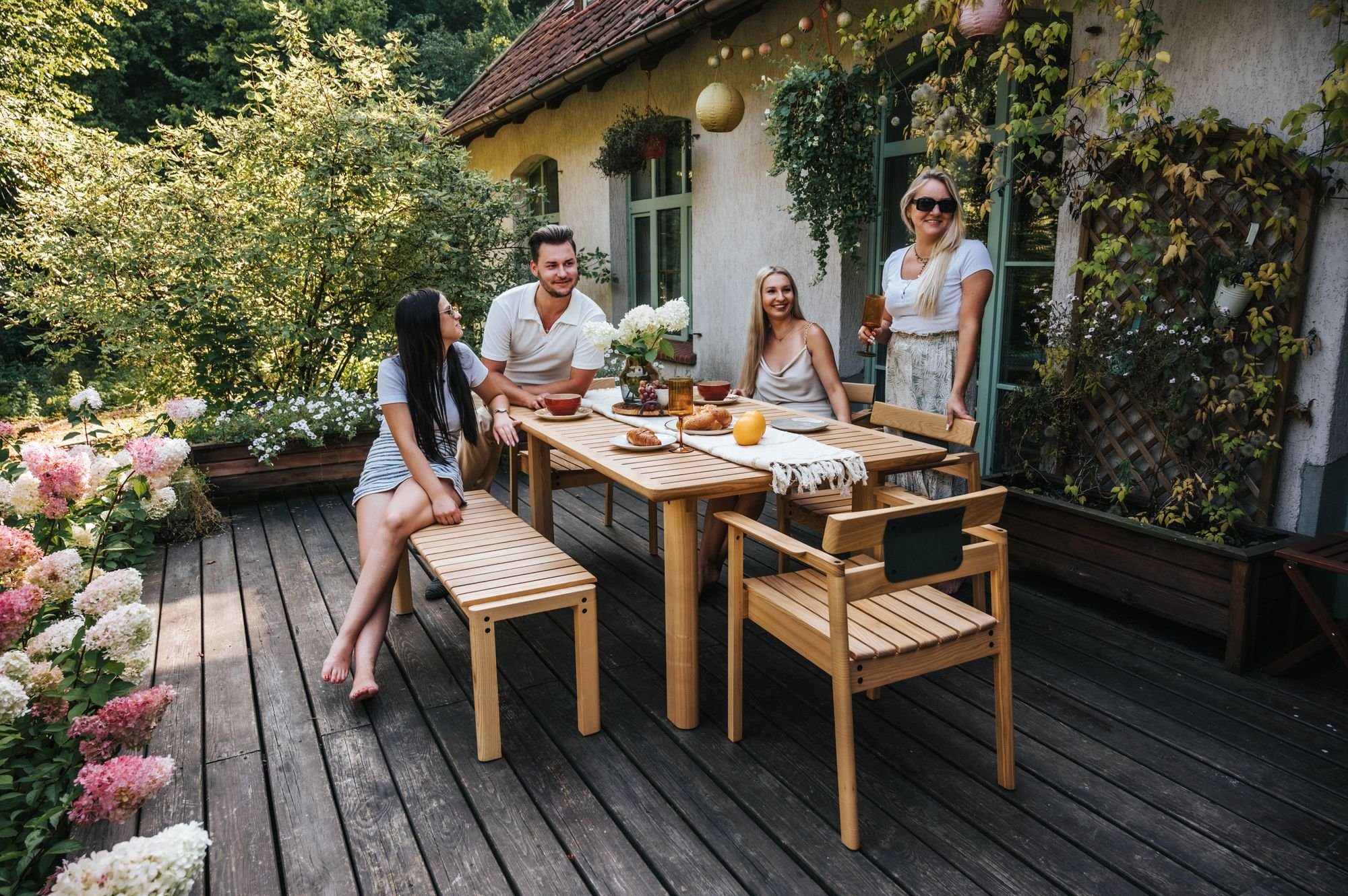 Esstisch bestehend 6-St., Stuhl, (Spar-Set, Massivholz, Sitzbank aus FAVRE aus 1x mit 4x Stühlen und Tisch, 4 Esszimmer-Set Sitzbank) HolzHarmonie