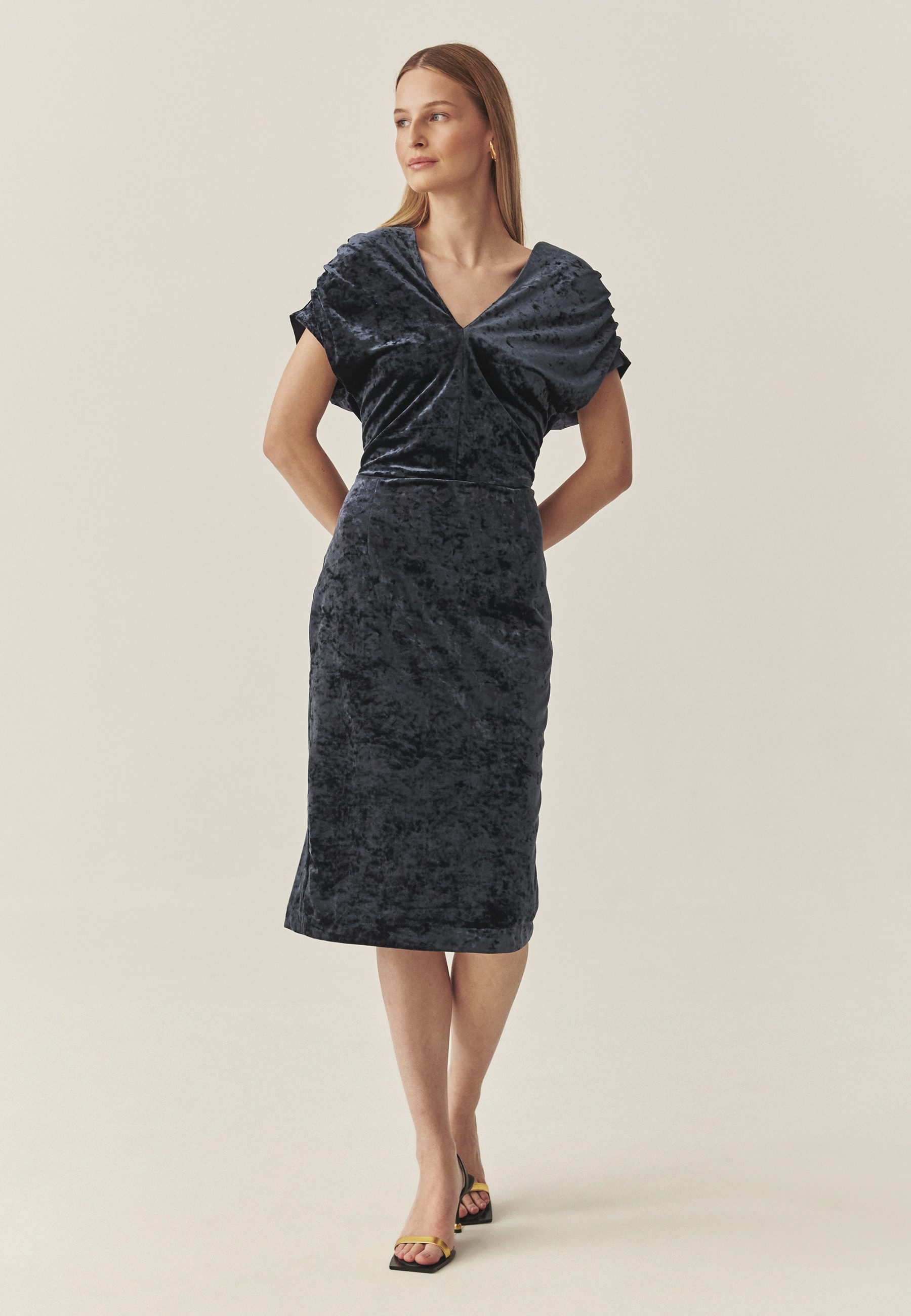 TATUUM Jerseykleid Elegantes Damenkleid Aus Samt - Aksa