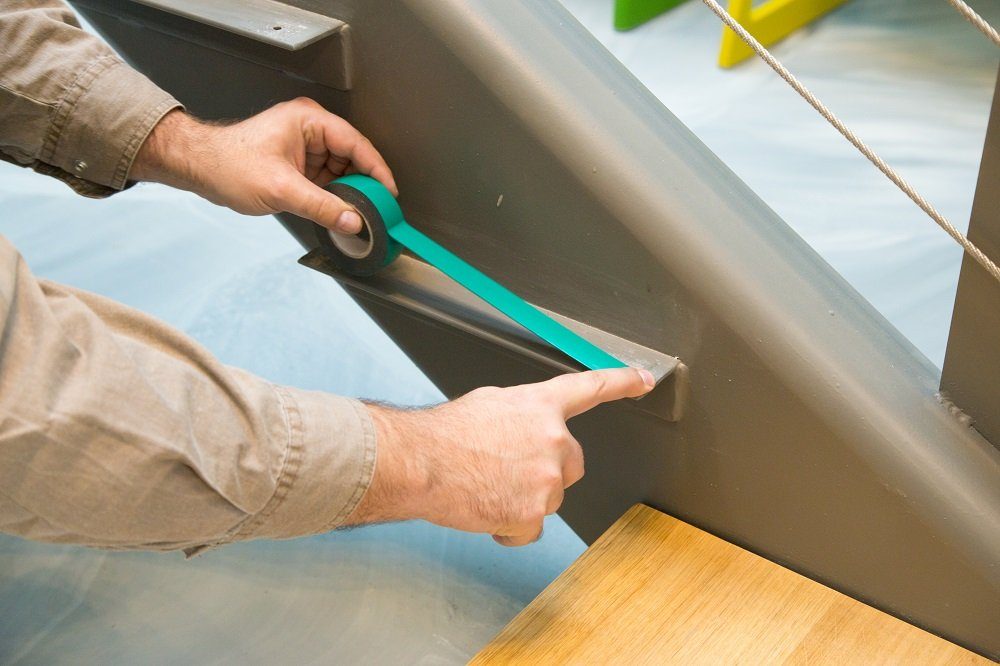 WEICON Klebeband Montage-Klebeband grau, doppelseitig 3 Meter x 19 mm Extrem starker Halt, für glatte Oberflächen, hohe Flexibilität