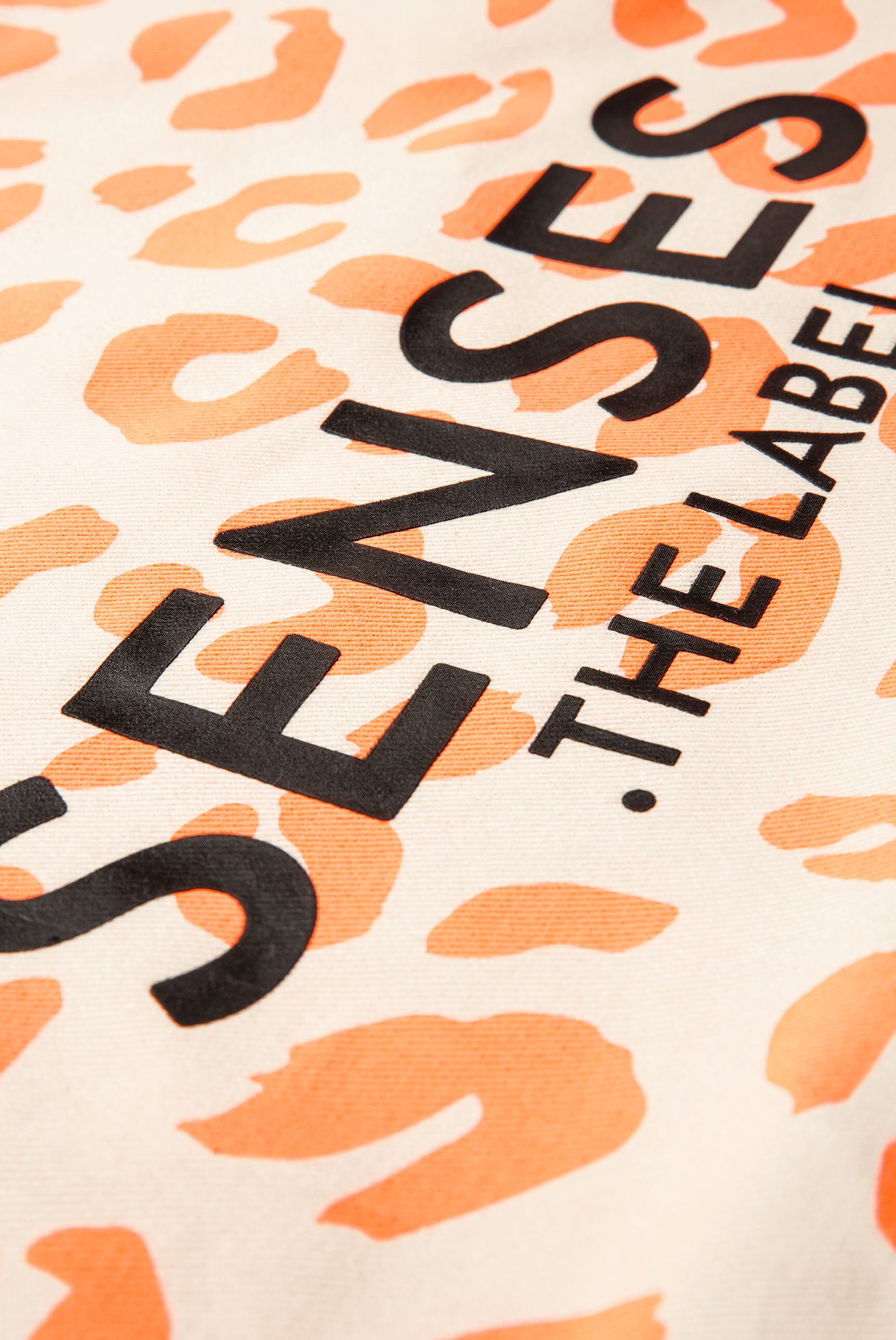 SENSES.THE LABEL Shopper