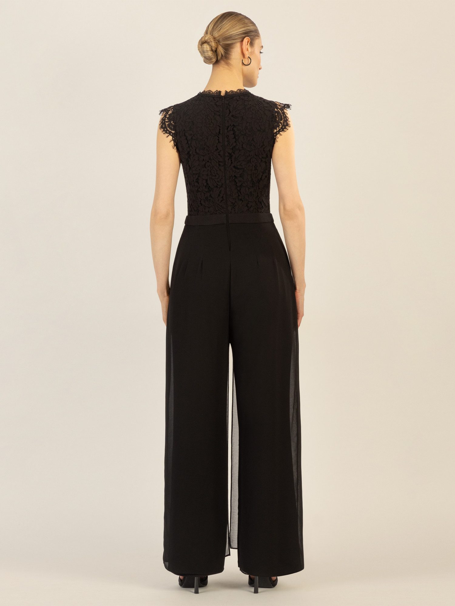 Apart Jumpsuit und aus hochwertigem Material