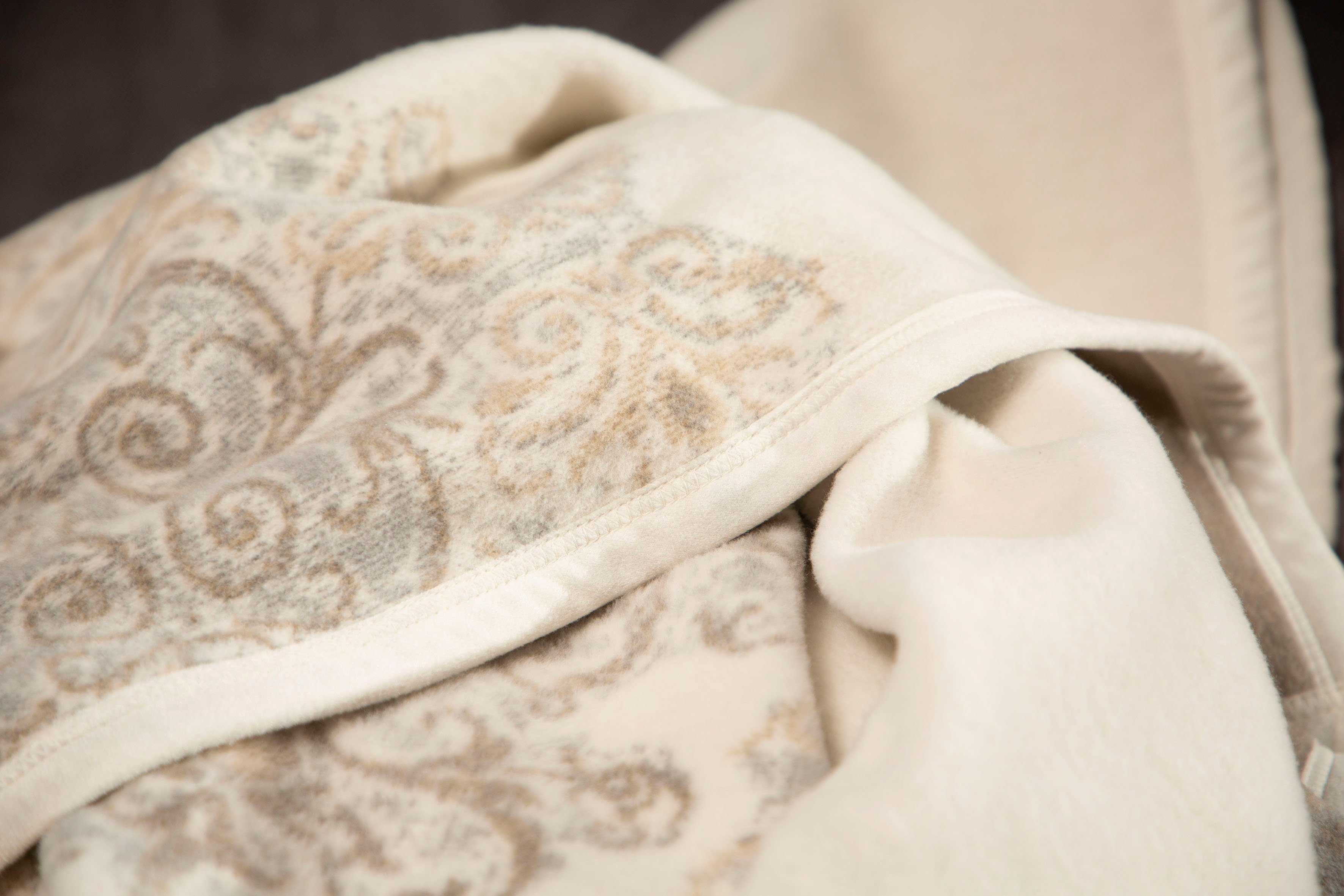 Wohndecke Jacquard Decke Bagheria, IBENA, mit Ornamenten, Kuscheldecke