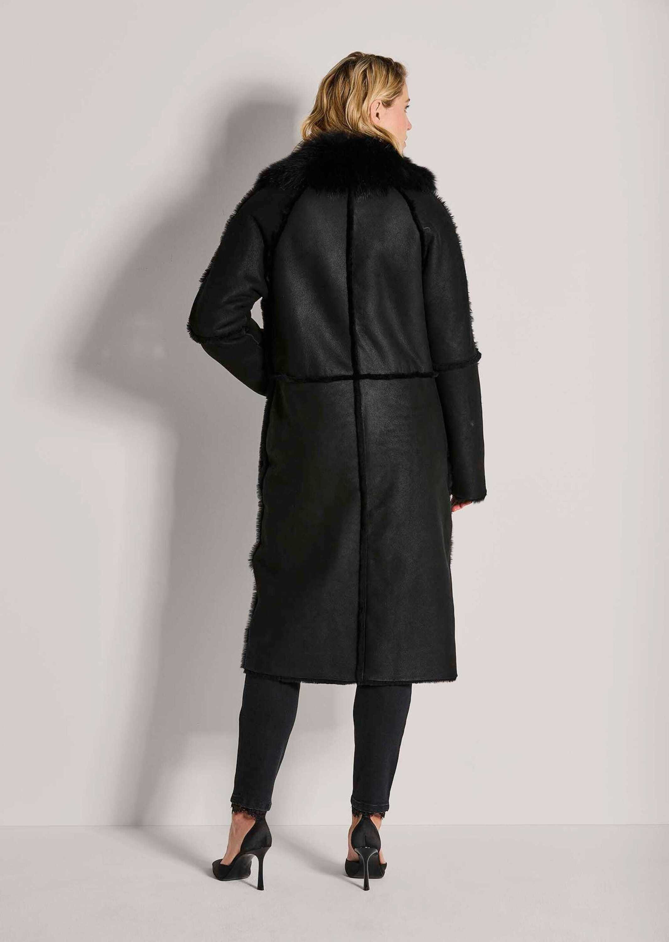 MADELEINE Kurzmantel Eleganter Zweireiher aus hochwertigem Lammfell Samtiges Veloursleder mit Reverskragen und langen Ärmeln