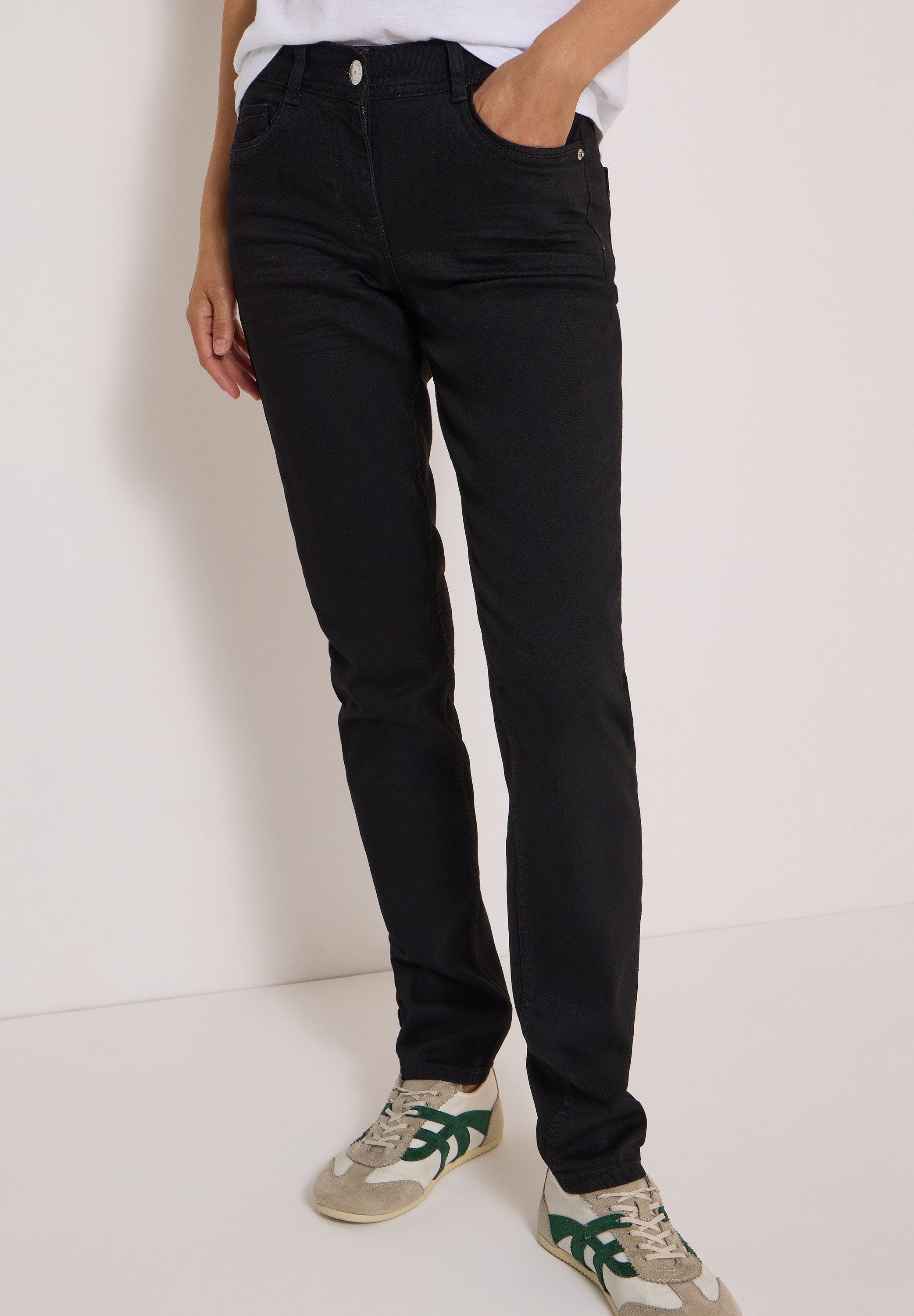 CECIL Straight-Jeans Style Scarlett in schwarzer Waschung und mit Stretch