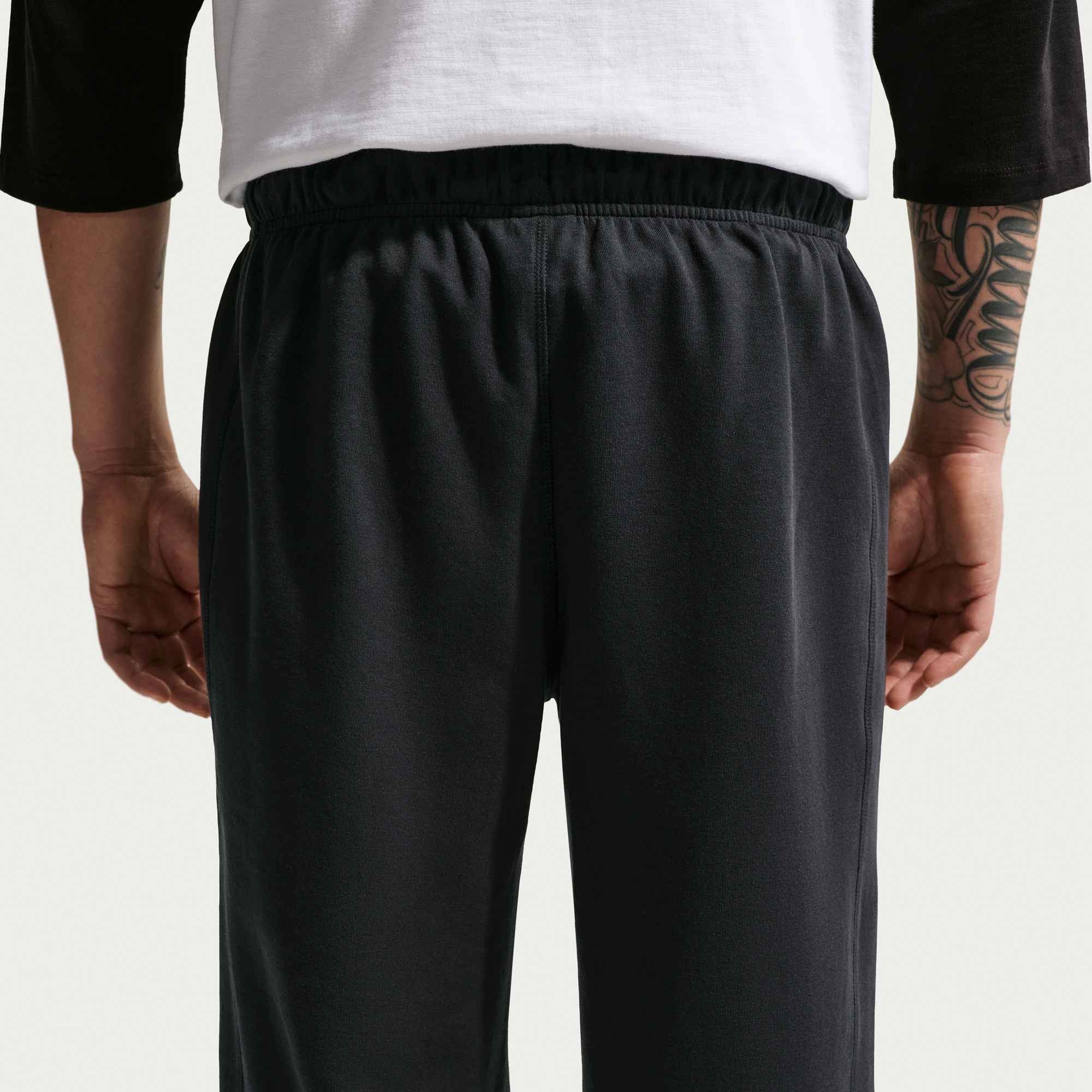 Nike Sportswear Trainingshose M NK CLUB VARSITY OH PANT für Sportmode und Streetwear, mit sportlichem Schnitt, Ansicht 1