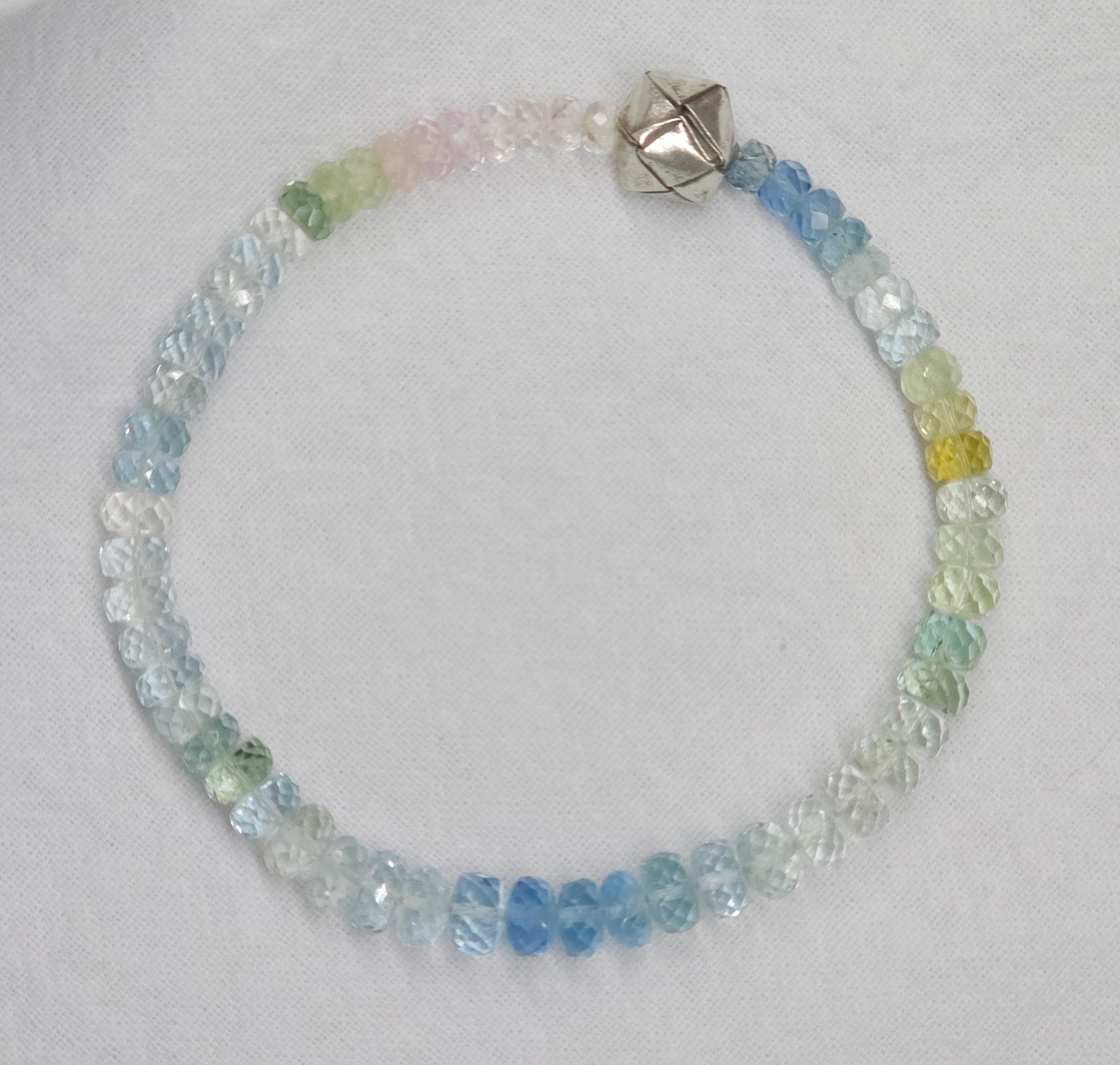 GOLDEN Perlenarmband Farbiges Aquamarin Armband mit Thai-Silber