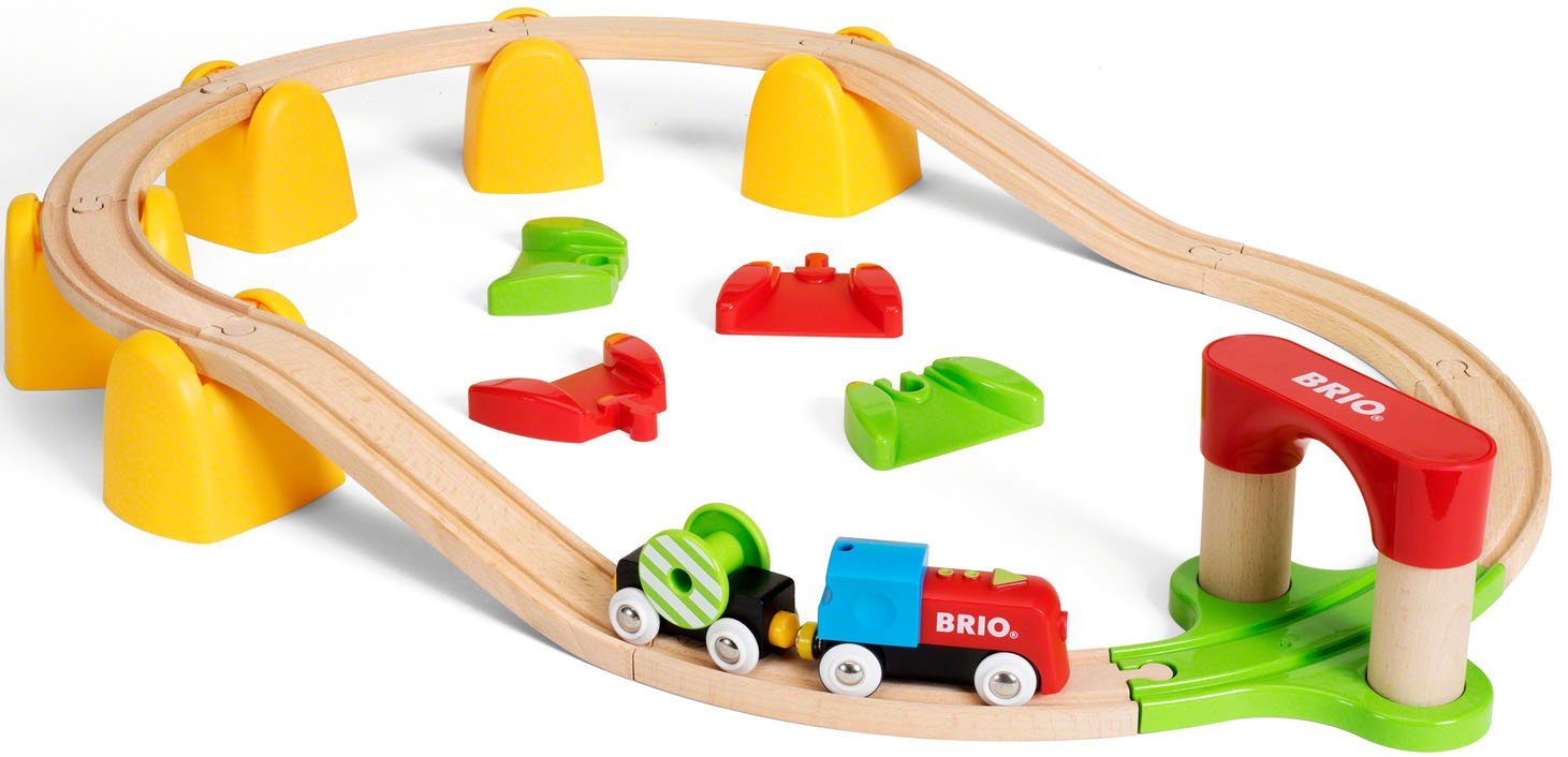 BRIO® Spielzeug-Eisenbahn BRIO® WORLD, Mein erstes BRIO® Bahn Set mit Batterielok, (Set), FSC®- schützt Wald - weltweit