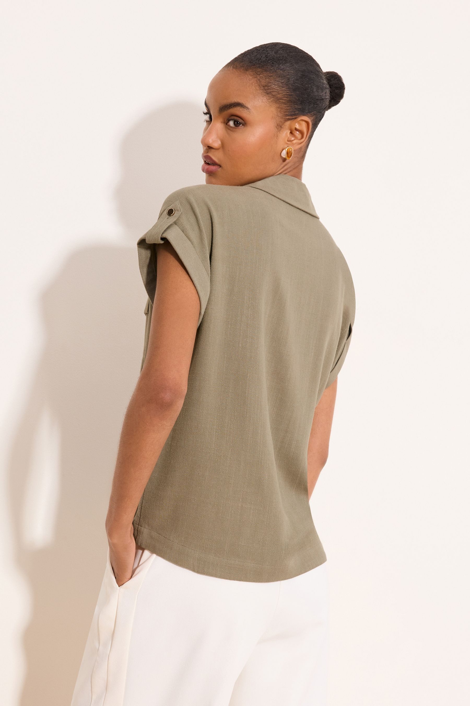 LIPSY Kurzarmhemd Lipsy Regular Fit Kurzarmhemd mit Leinenanteil (1-tlg) günstig online kaufen
