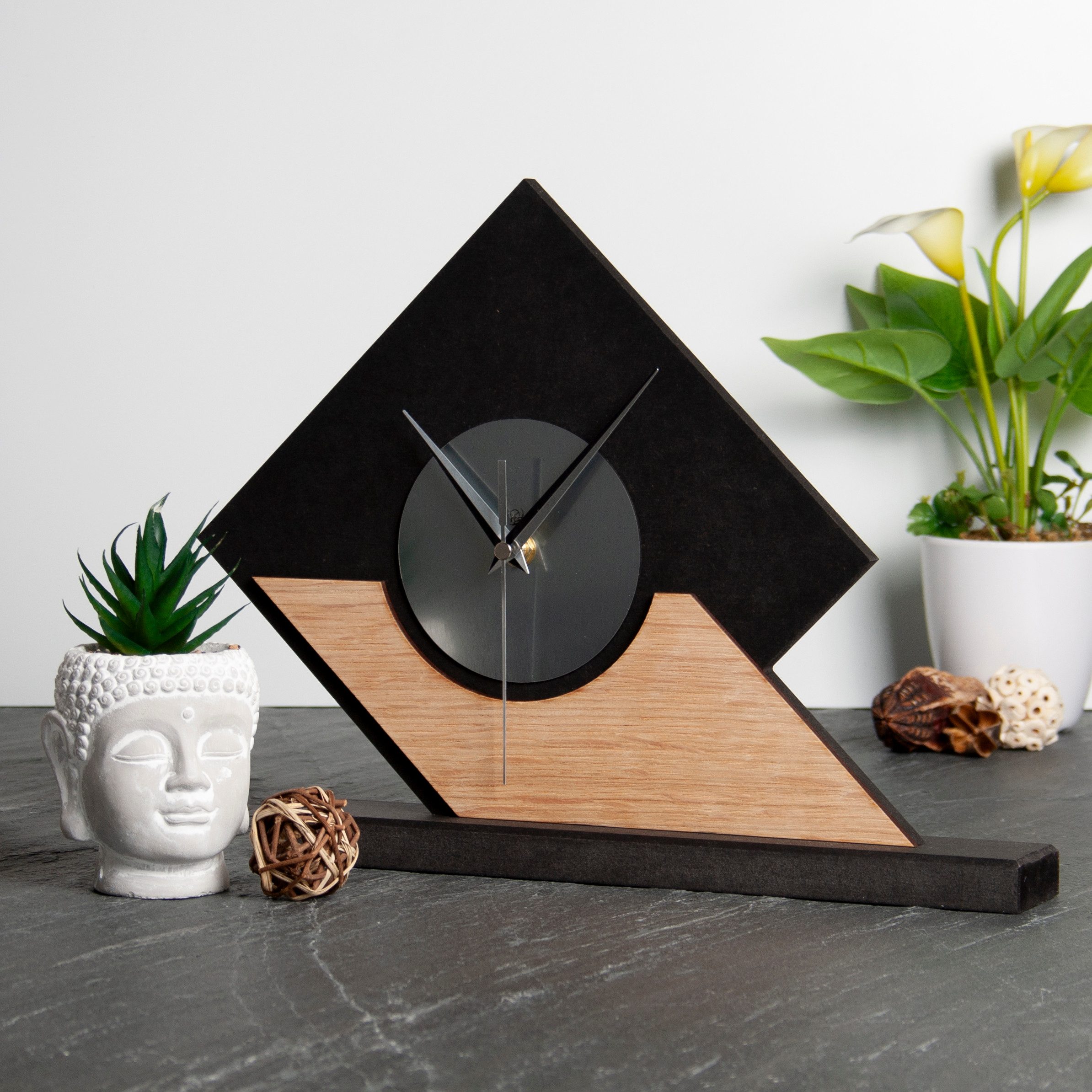 Kreative Feder Standuhr Holz-Tischuhr mit stilvollen Akzenten aus Echtholzf günstig online kaufen