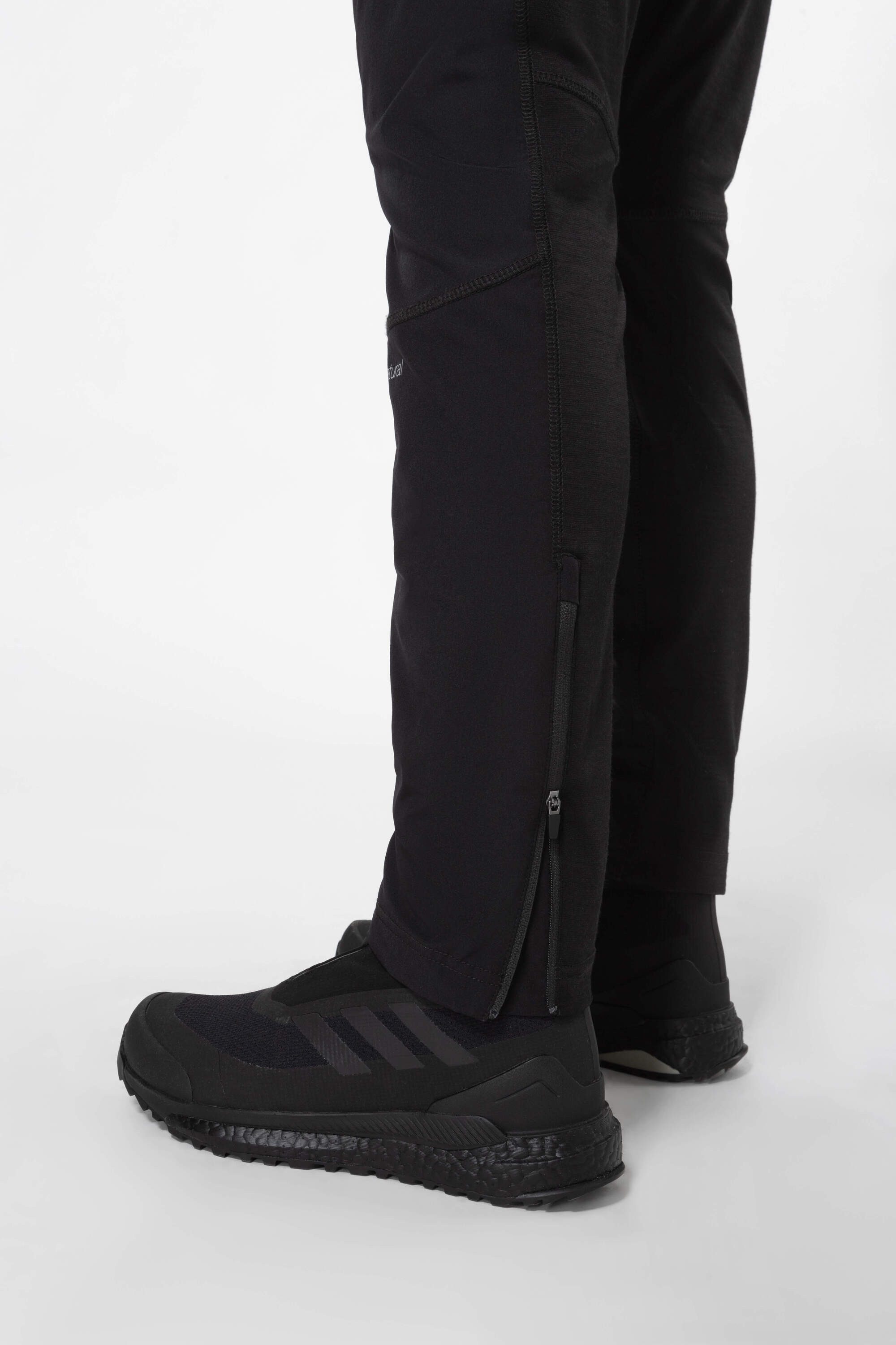 SUPER.NATURAL Funktionshose Merino Hose W ALPINE ACTIVE PANTS funktioneller Merino-Materialmix