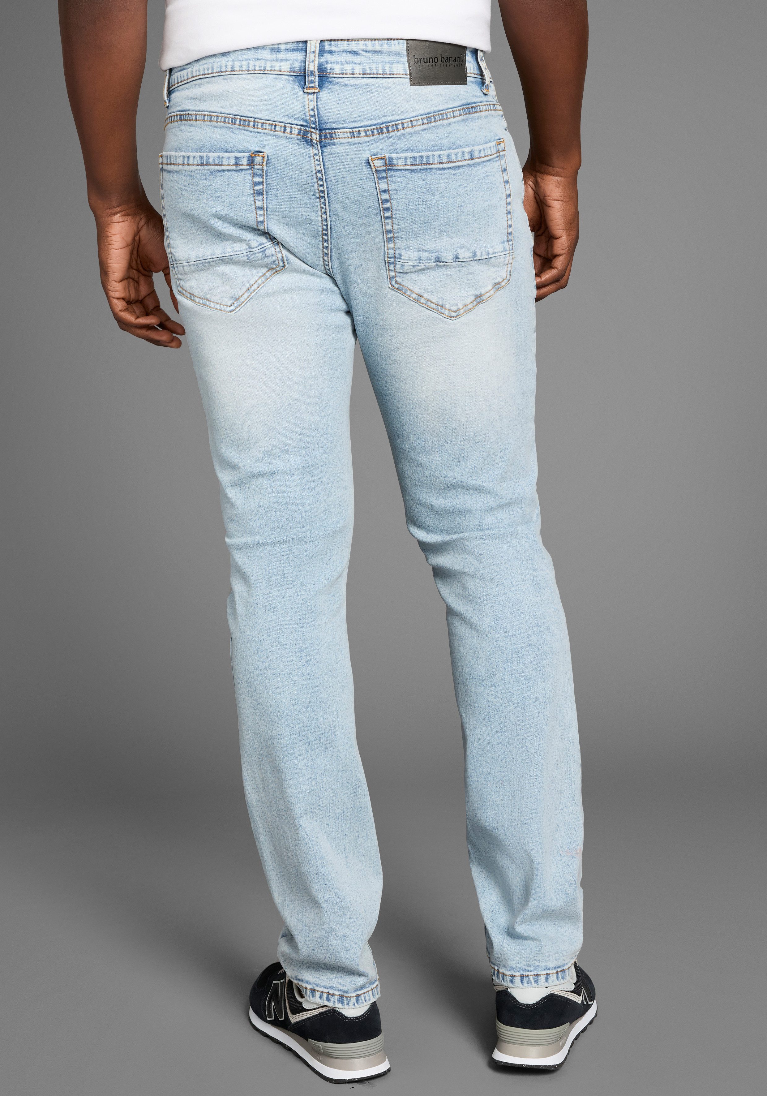 Bruno Banani Straight-Jeans Hutch gerade geschnittenes Bein, niedrige Leibhöhe, reguläre Passform – Bild 5 von 5