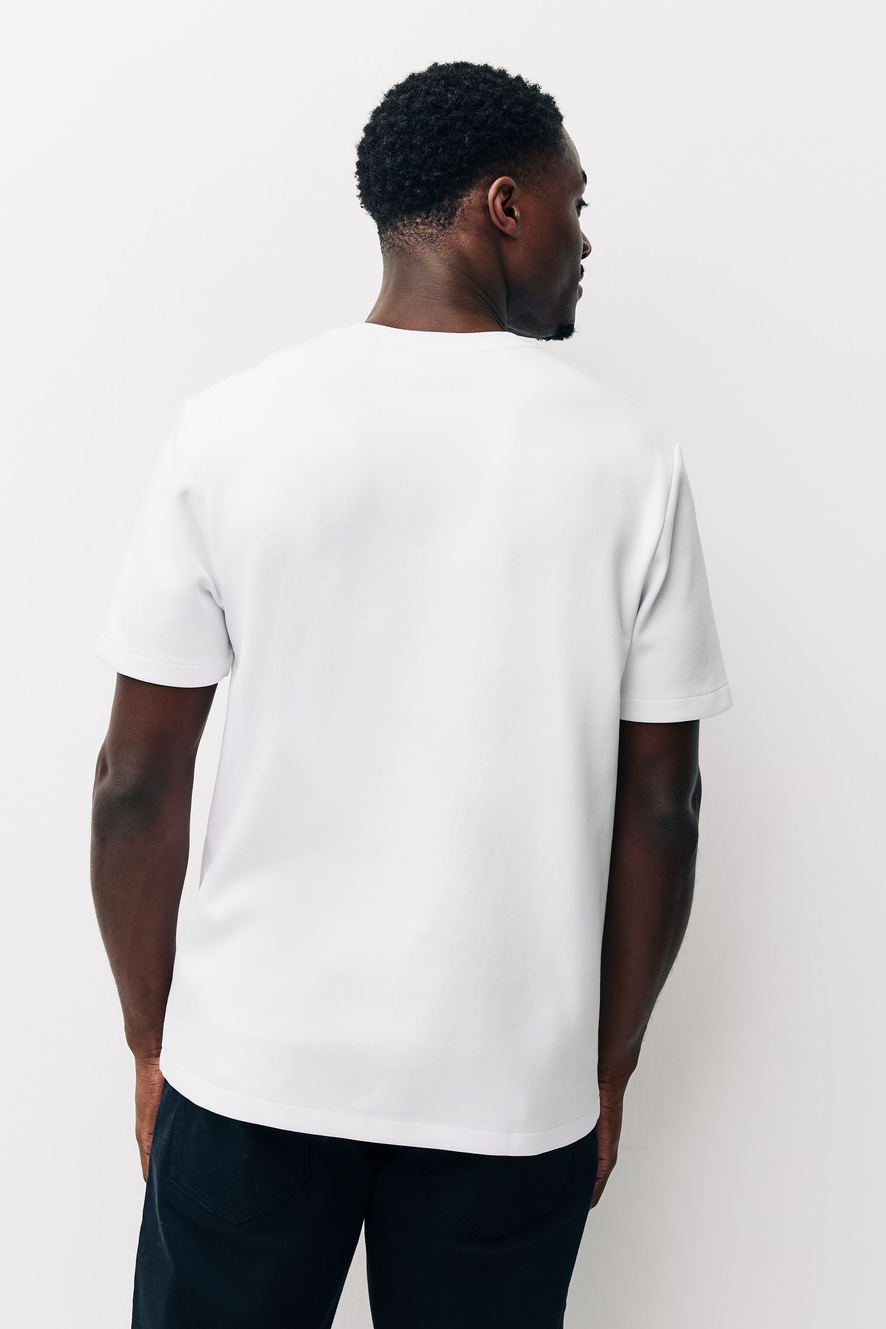 Next T-Shirt Weiches Regular Fit Motionflex T-Shirt (1-tlg)