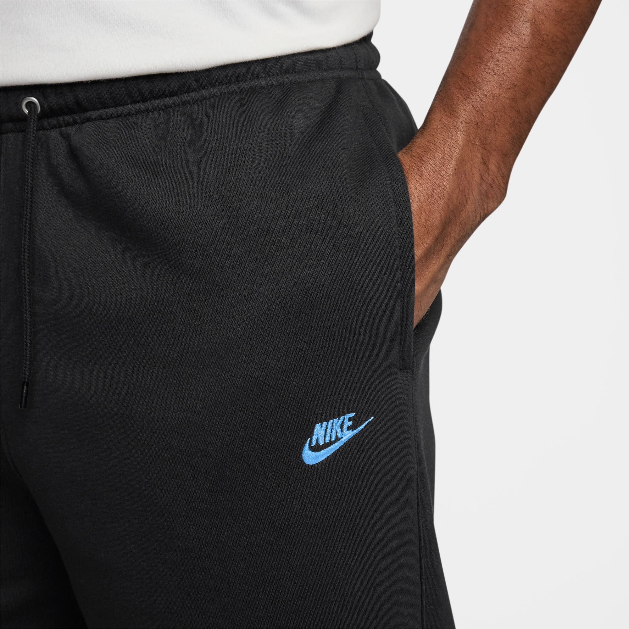 Nike Sportswear Sporthose M NK CLUB BB OH PANT mit Eingrifftaschen und Gesäßtasche, aus Baumwollmischung