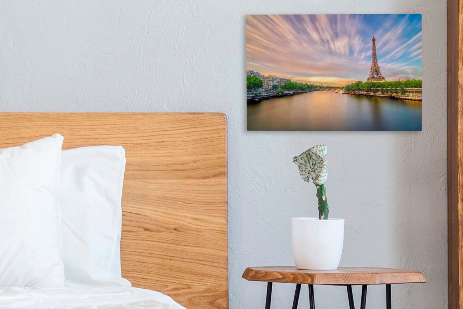OneMillionCanvasses® Leinwandbild cm der Wandbild in (1 St), Wanddeko, Aufhängefertig, Ferne, Farbenprächtige der Eiffelturm 30x20 und Leinwandbilder, Wolken