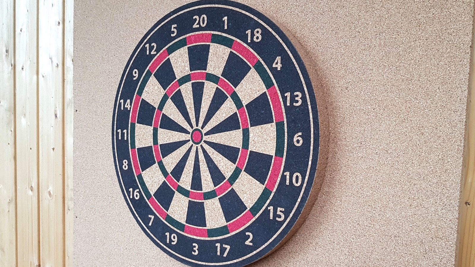 Kork-Deko.de Dartscheibe Dartscheibe Dartboard aus Presskork mit dem Durchmesser 45cm