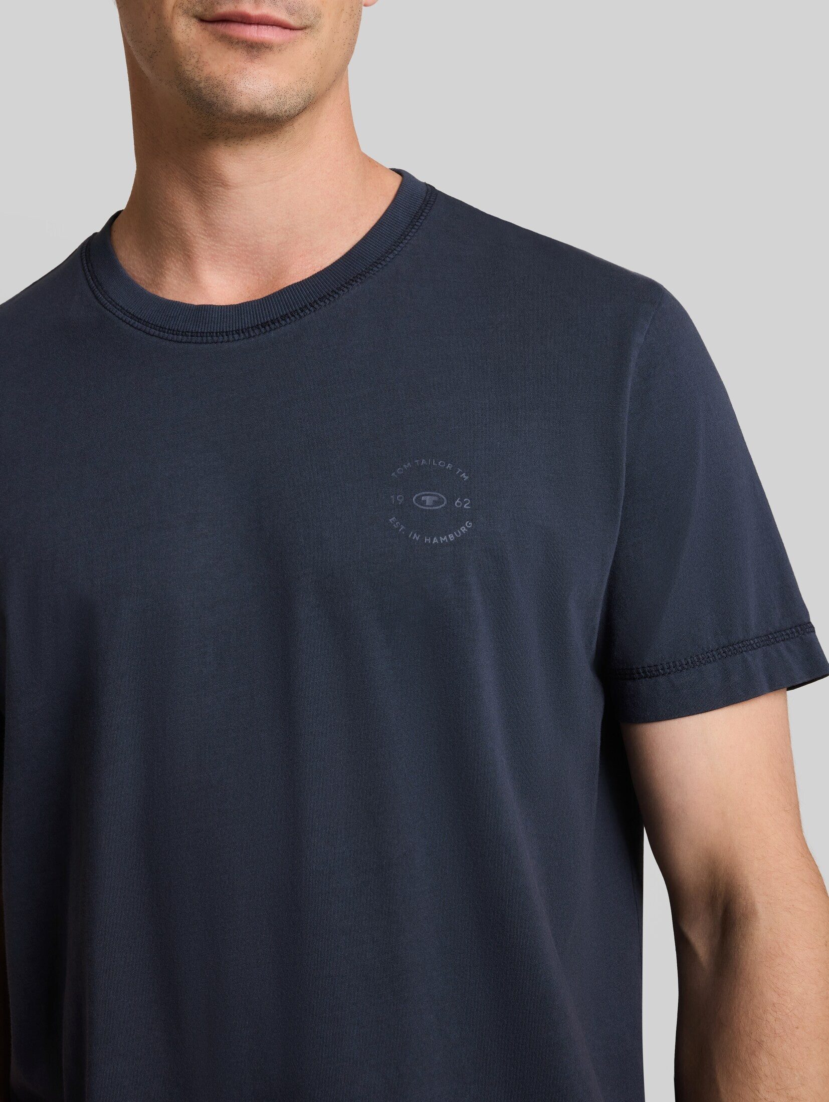 TOM TAILOR T-Shirt T-Shirt (im Einserpack) T-Shirt mit Logo-Print – Bild 4 von 5