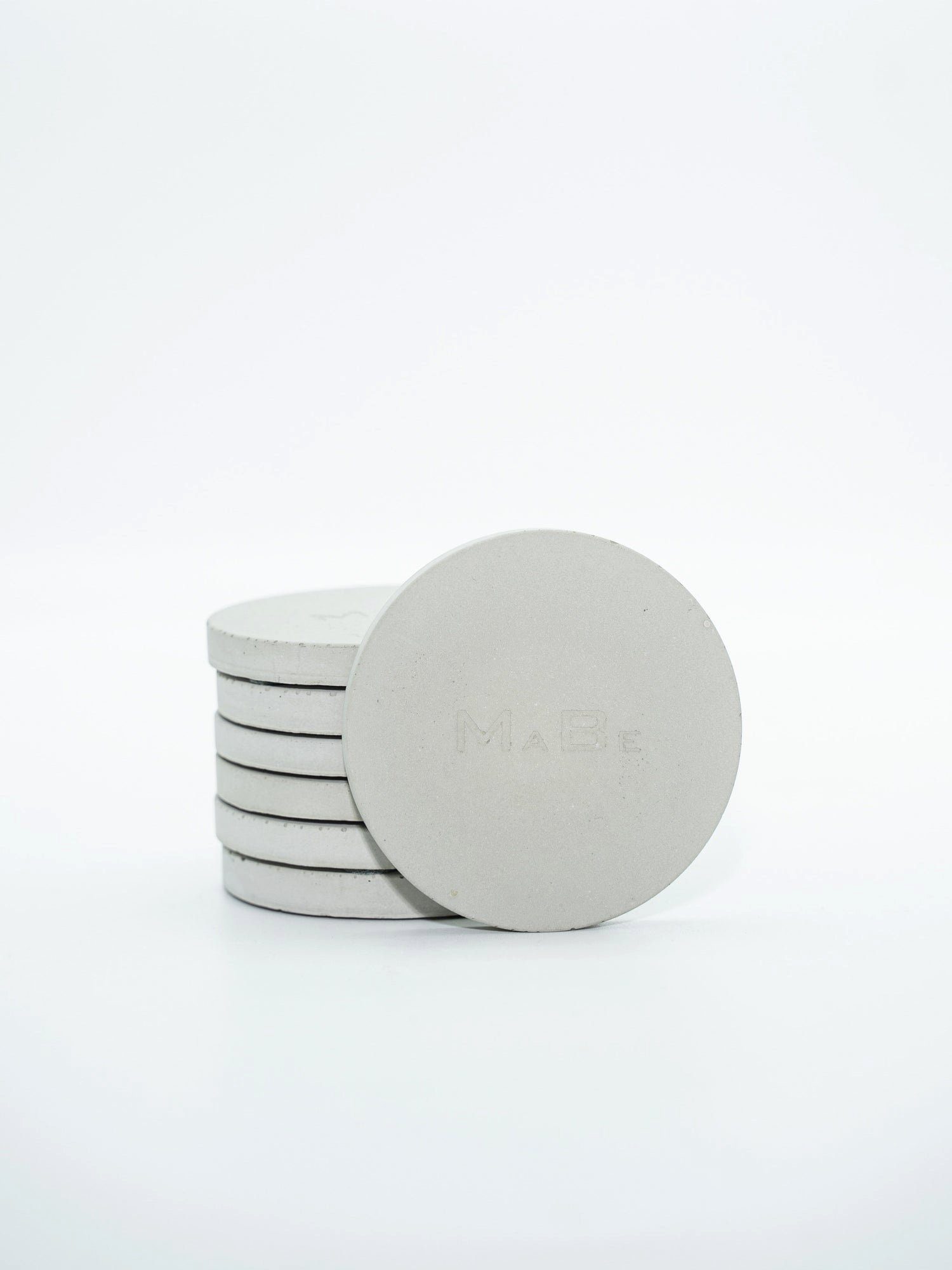 MaBe® Dekoobjekt Hasengravur mit niedlicher und Rückseite Windlicht