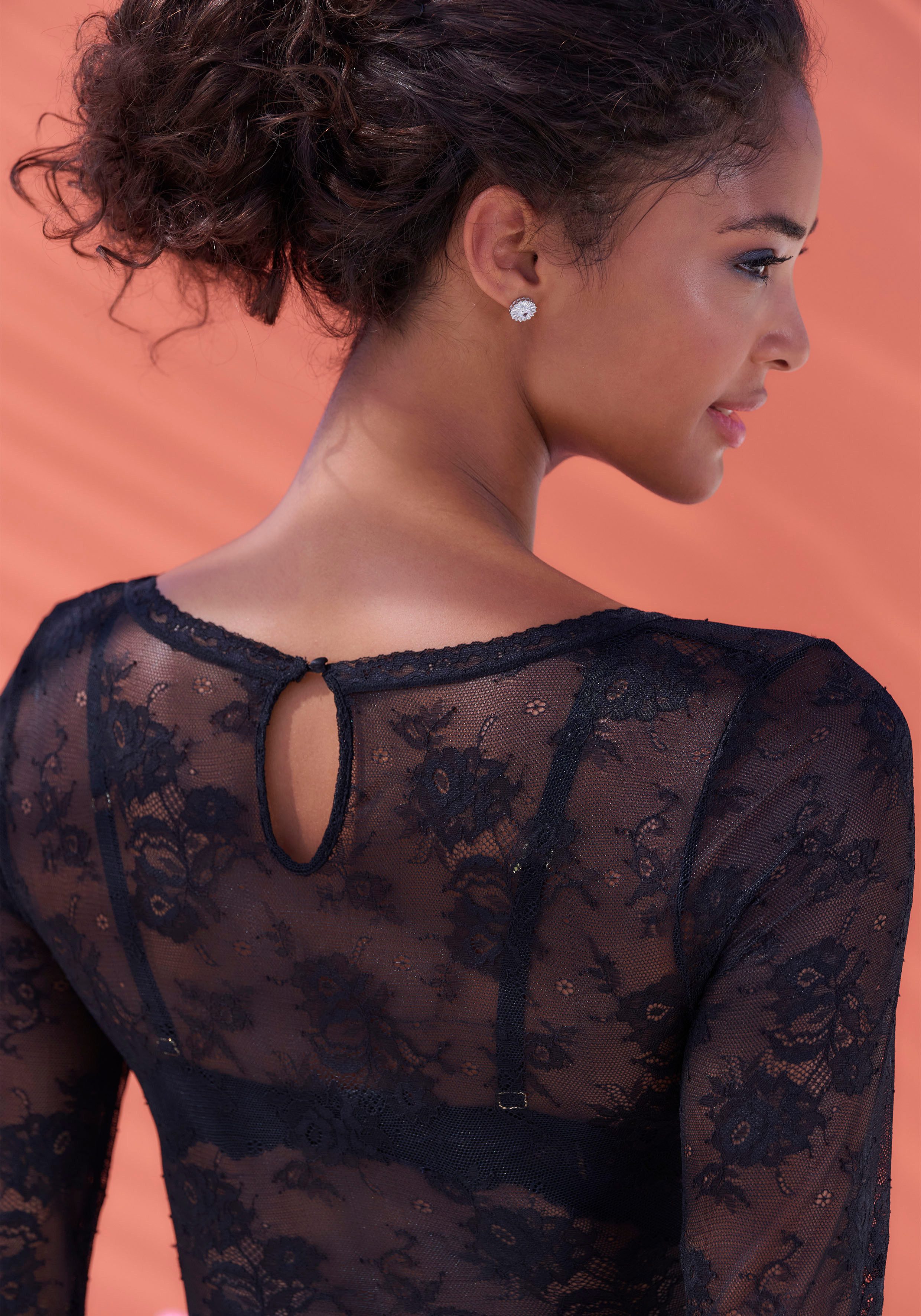 LASCANA Spitzentop mit langen Ärmeln – feminin, elegant und ideal zu kombinieren – Bild 4 von 5