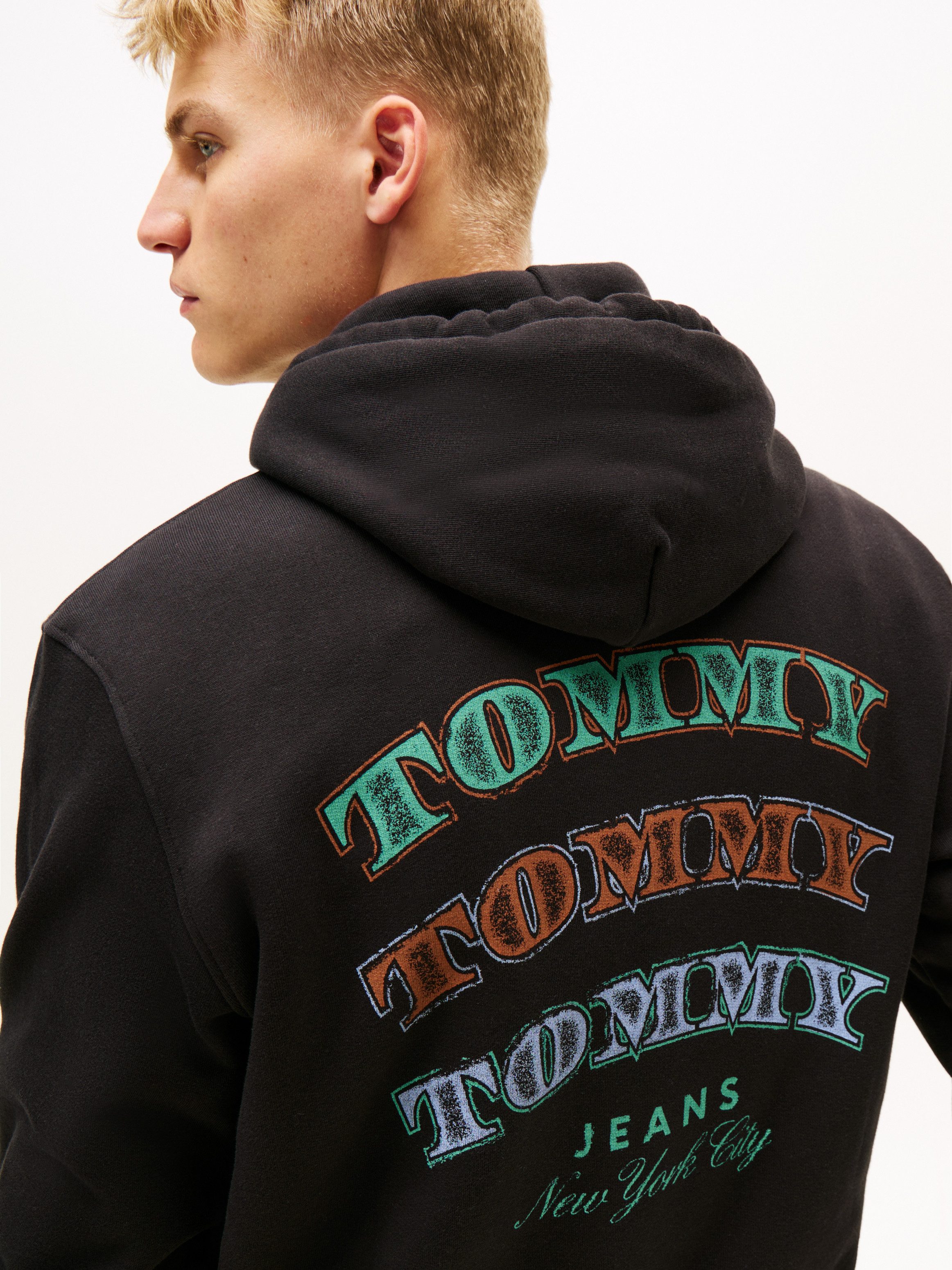 Tommy Jeans Hoodie TJM DOLLAR STACK mehrfarbiger Rückenprint, regular fit – Bild 2 von 5