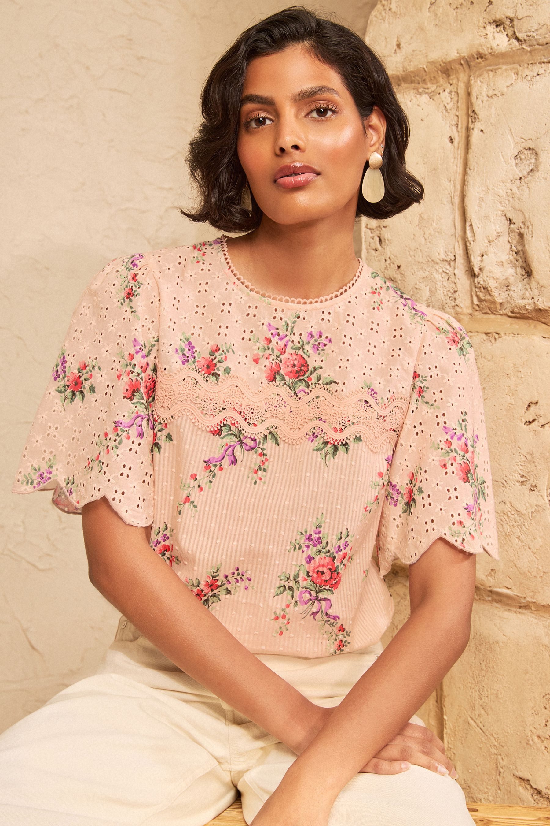 Love & Roses Kurzarmbluse Love & Roses Bluse mit Lochstickerei, Regular (1-tlg) – Bild 4 von 5